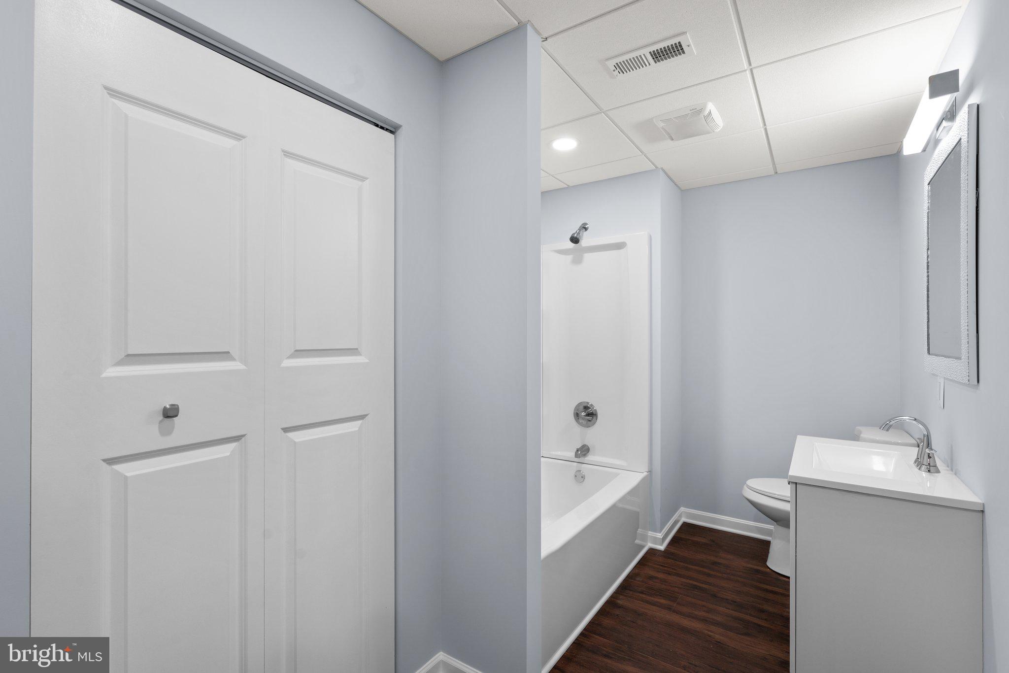 OLD COURT - Residential