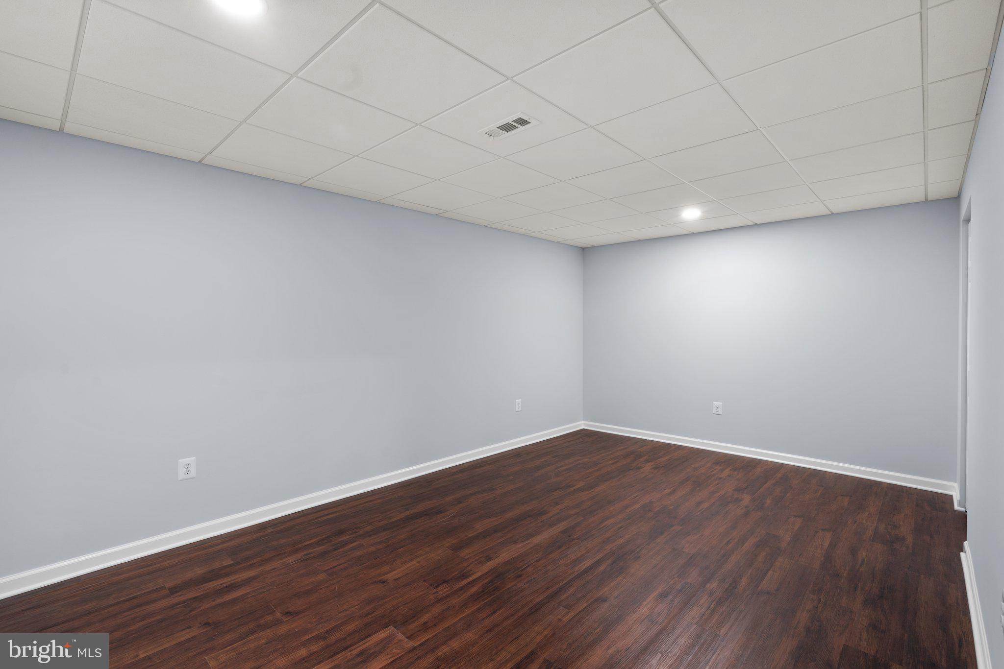 OLD COURT - Residential