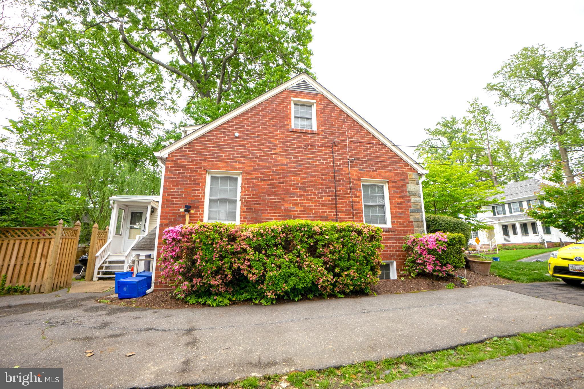 GLENBROOK VILLAGE - Residential