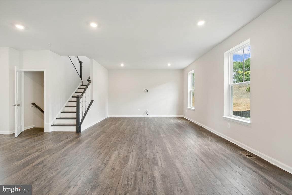 SCOTLAND HEIGHTS - Residential