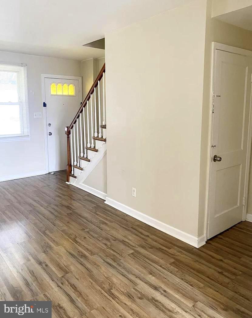 MILL HILL - Residential Lease