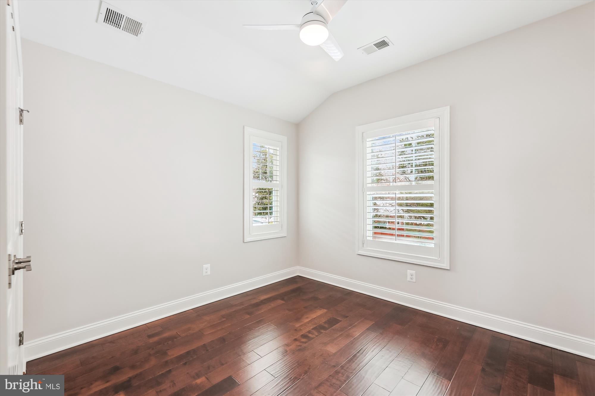 ROSEMONT - Residential