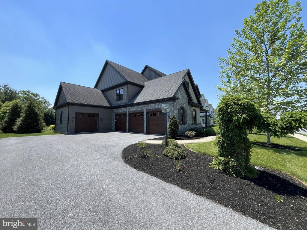 Photo of 428 Southampton Drive, LITITZ, PA 17543 (MLS # PALA2088434)