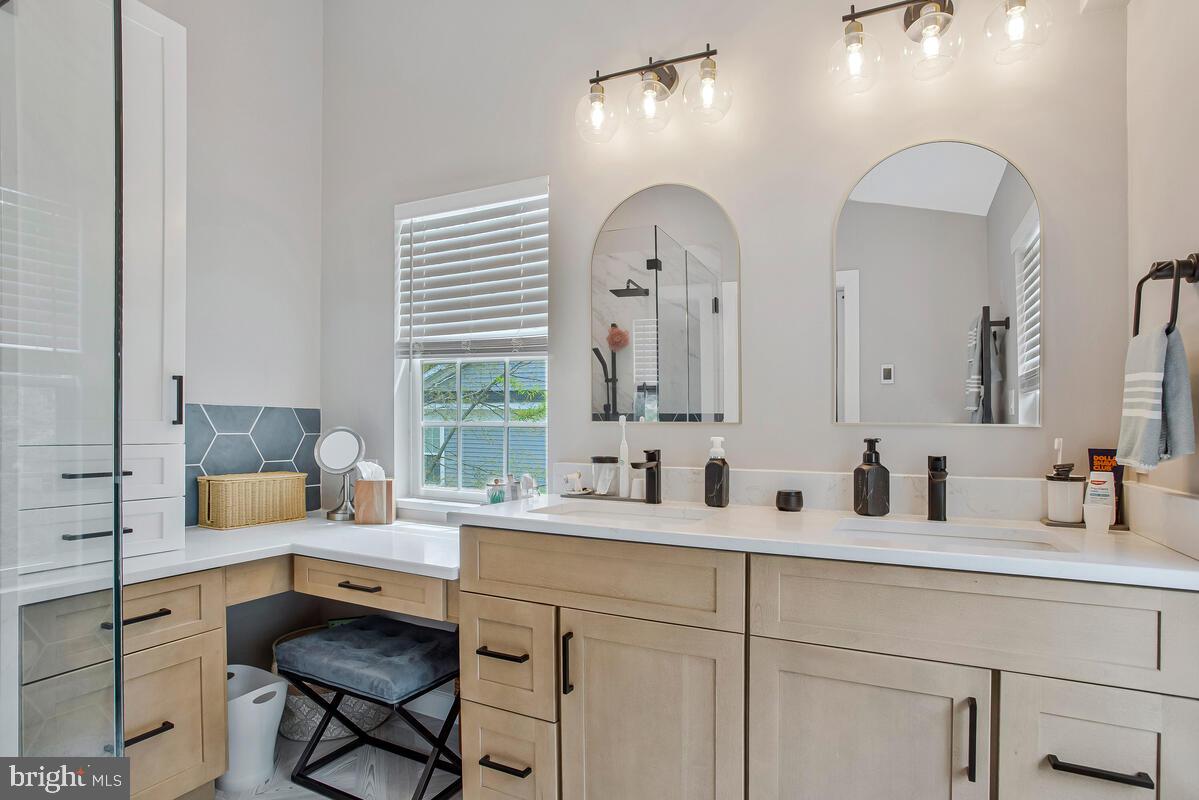 CREEKSIDE COVE - Residential