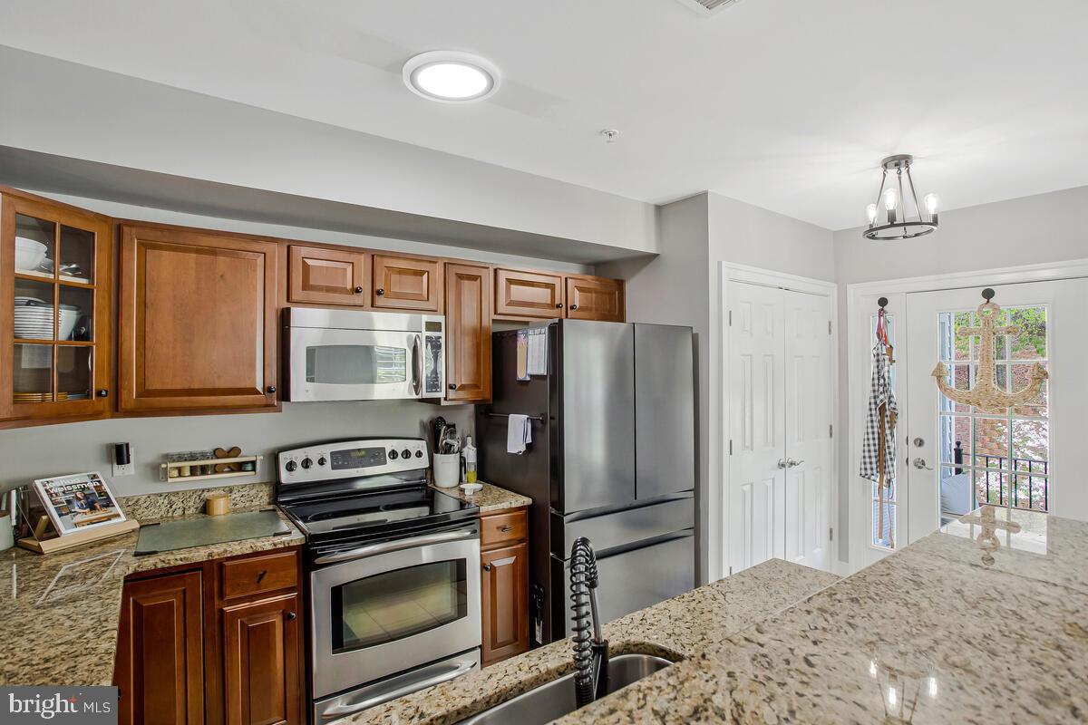 CREEKSIDE COVE - Residential