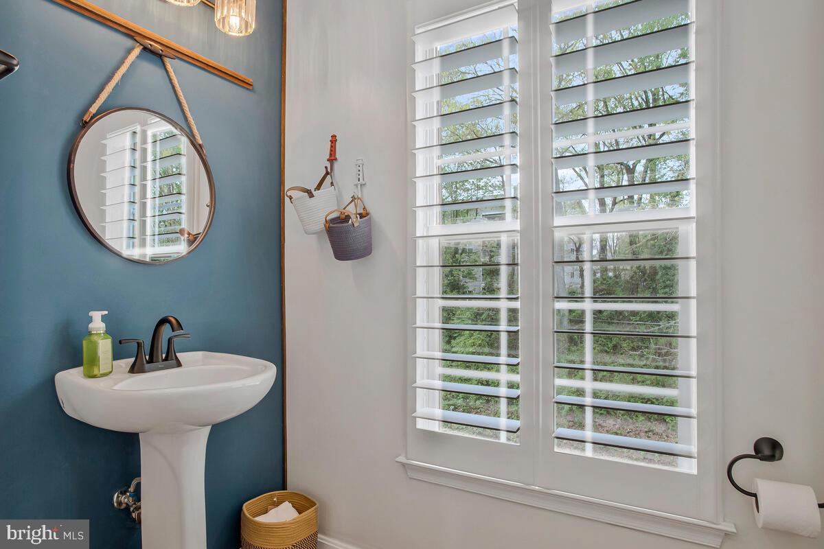 CREEKSIDE COVE - Residential