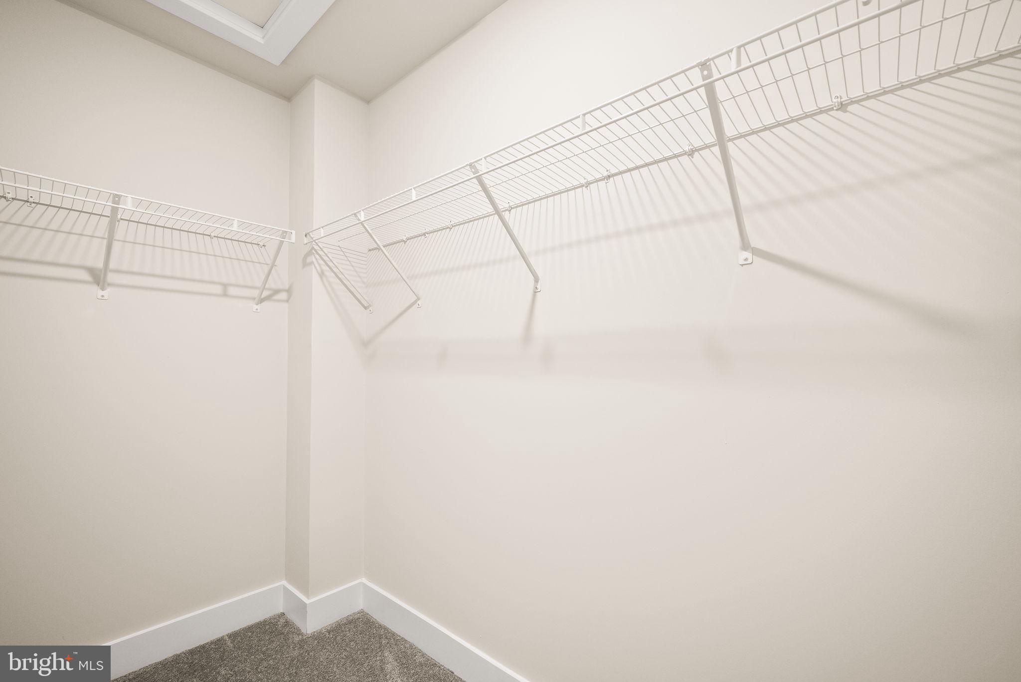 WATERSIDE - Residential