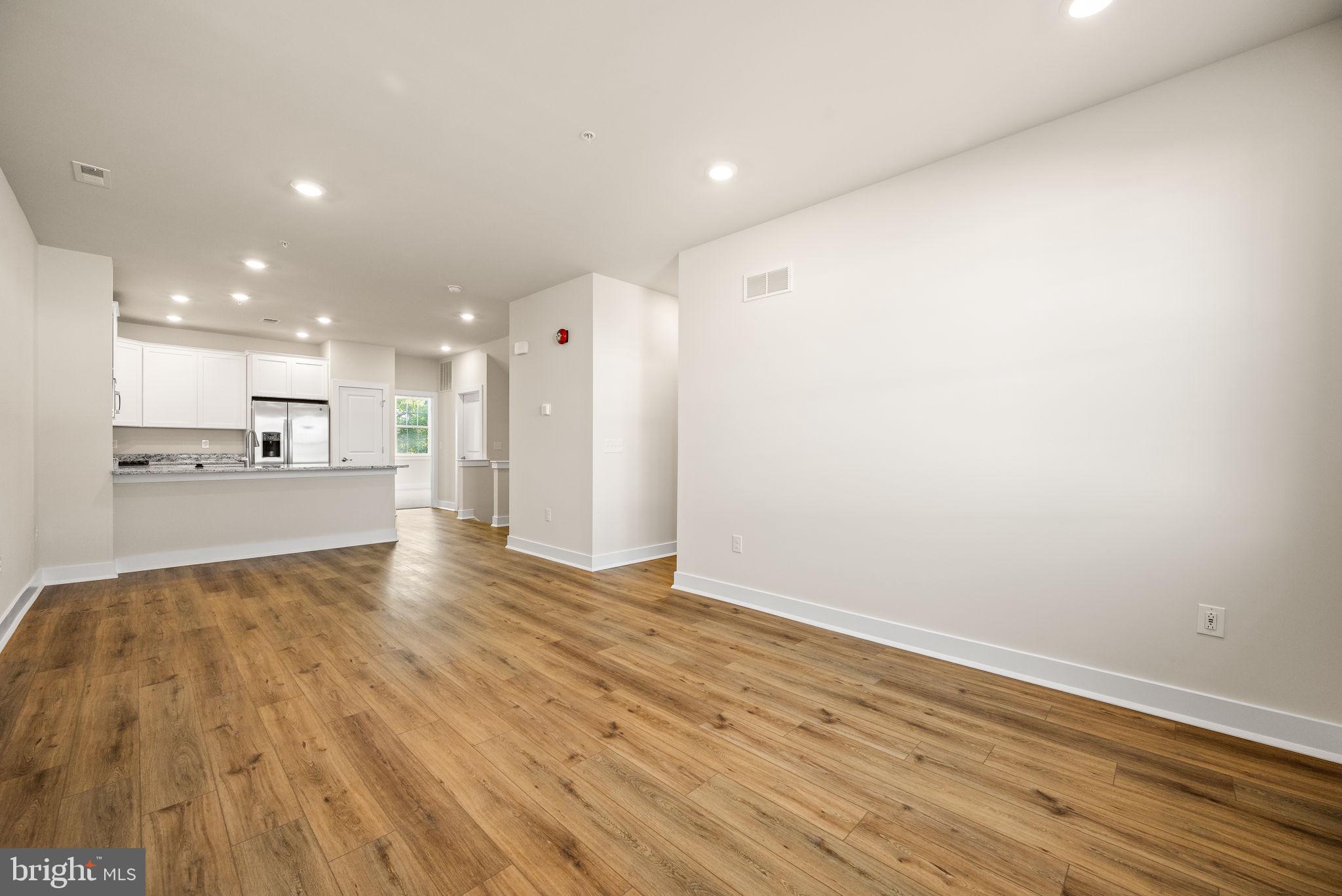 WATERSIDE - Residential