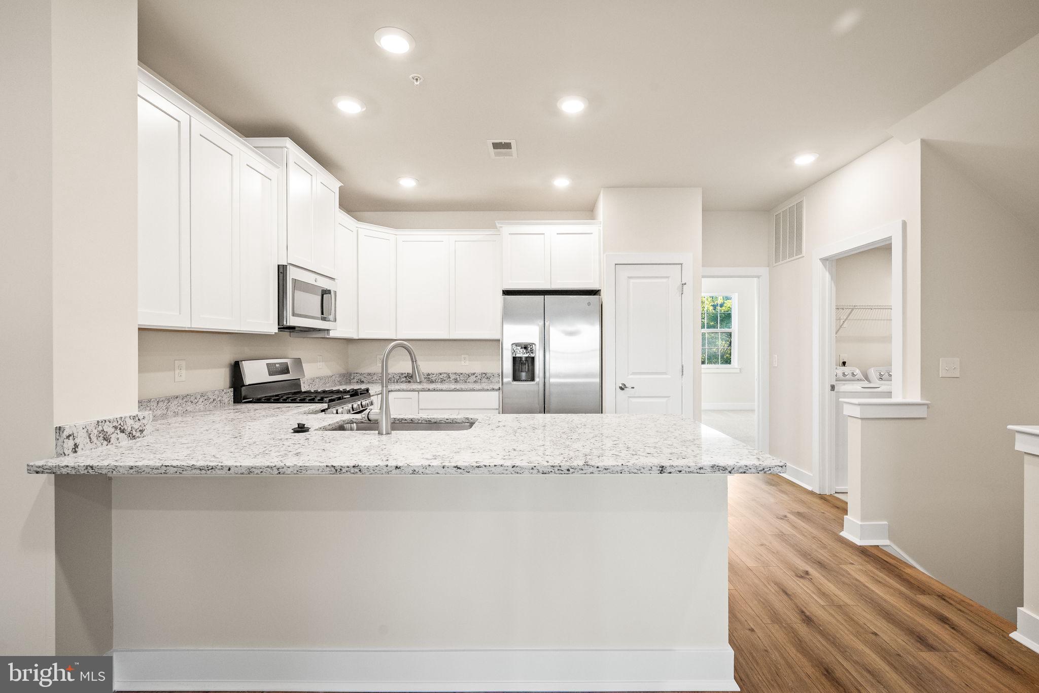 WATERSIDE - Residential