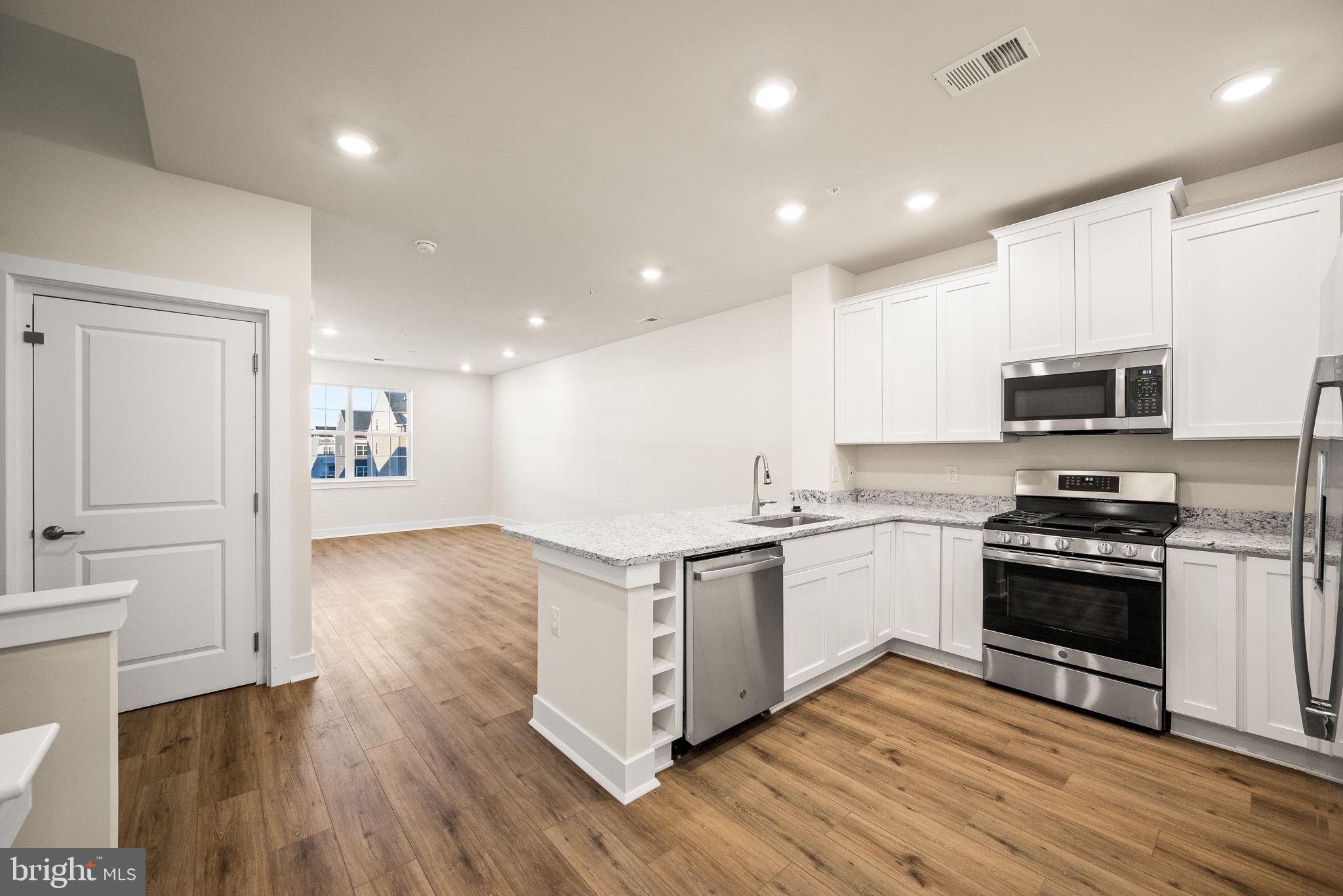 WATERSIDE - Residential