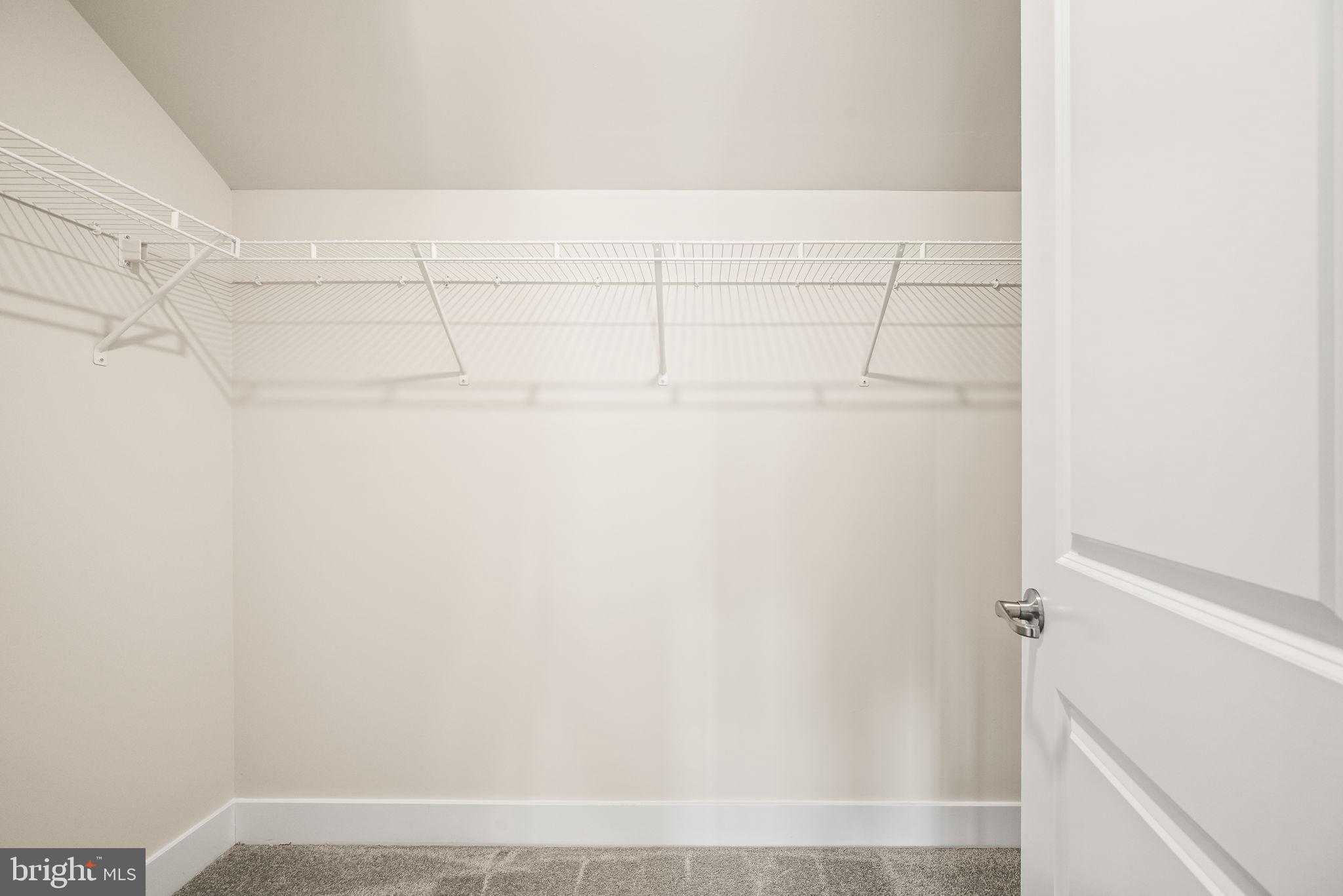 WATERSIDE - Residential