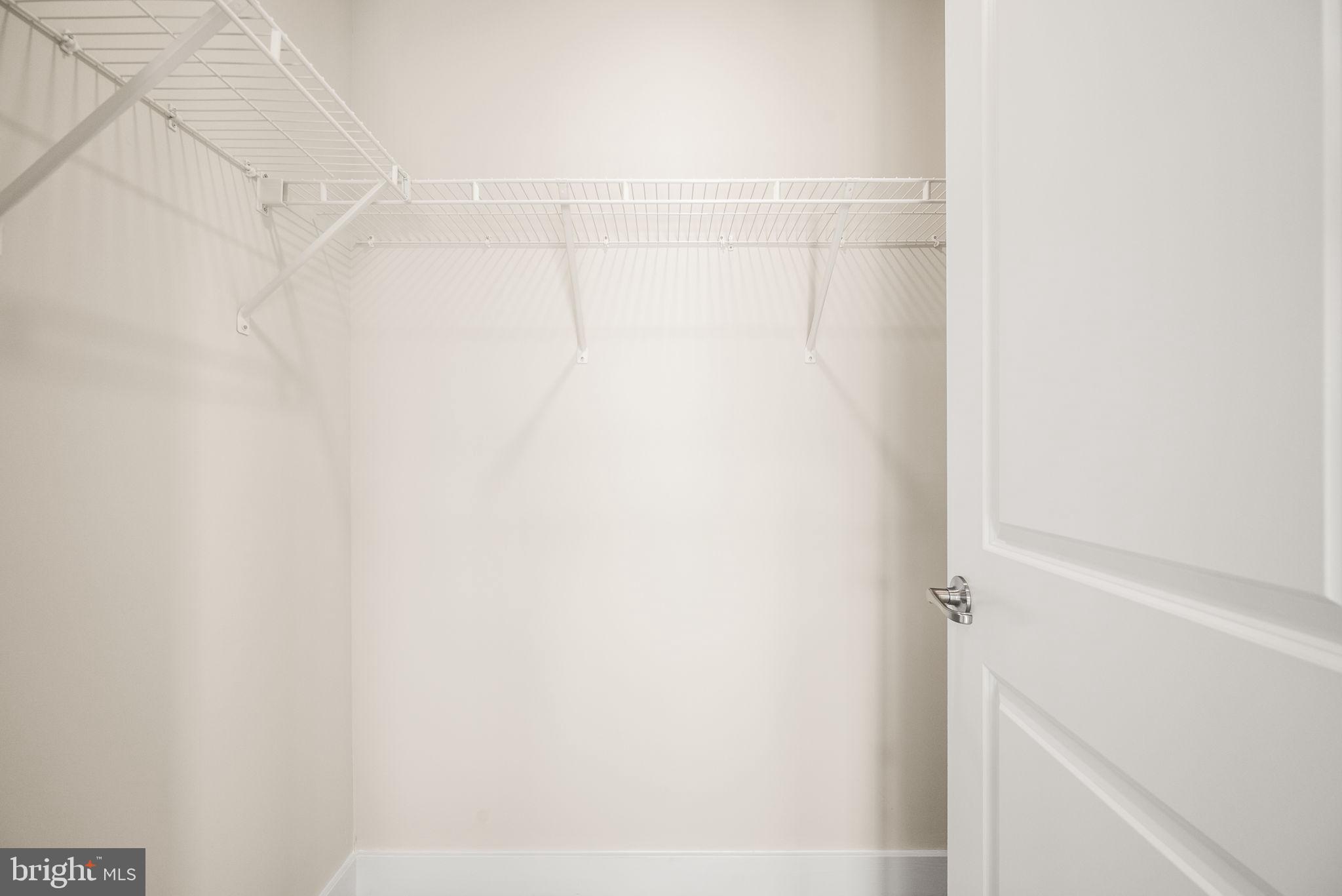 WATERSIDE - Residential