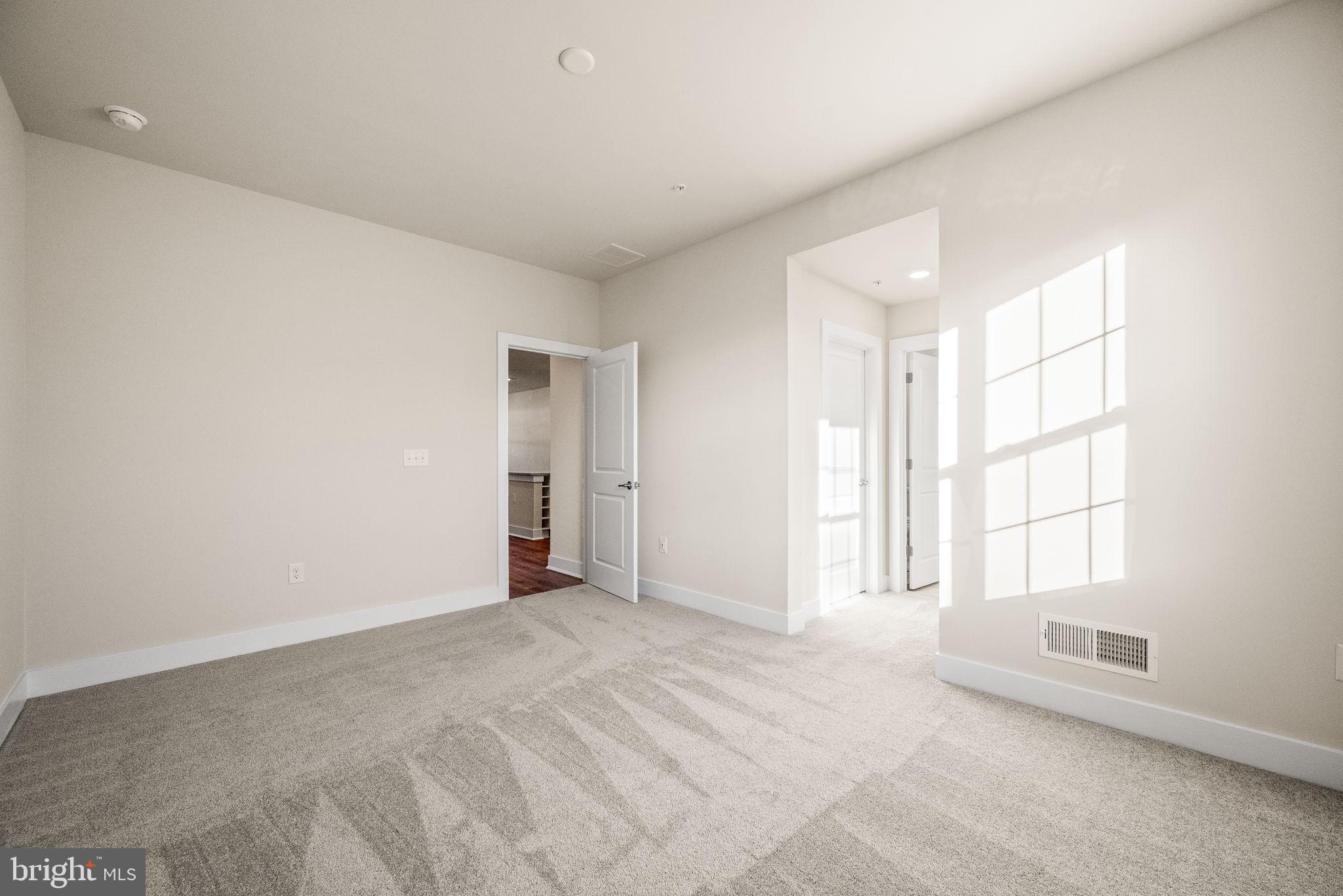 WATERSIDE - Residential