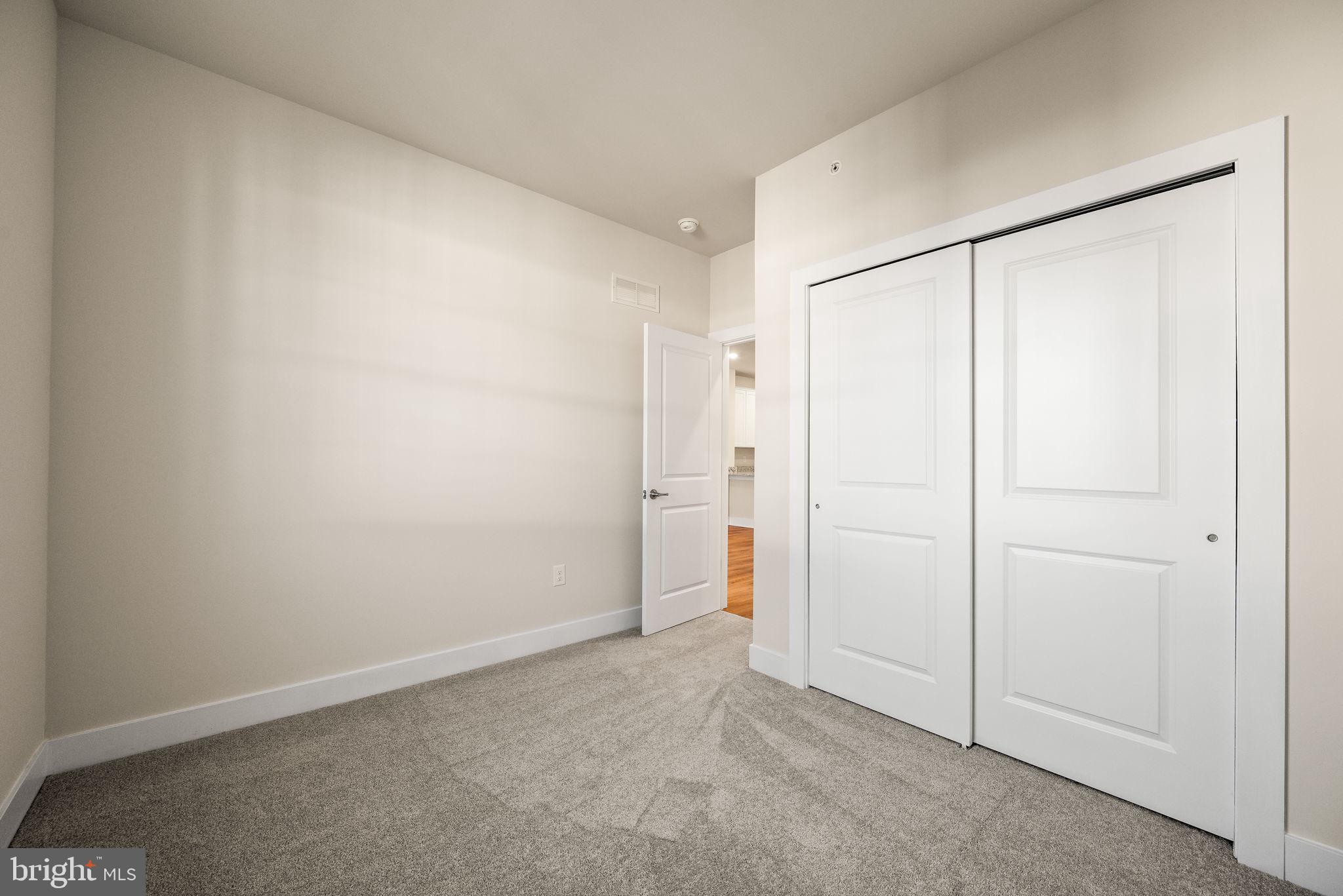 WATERSIDE - Residential