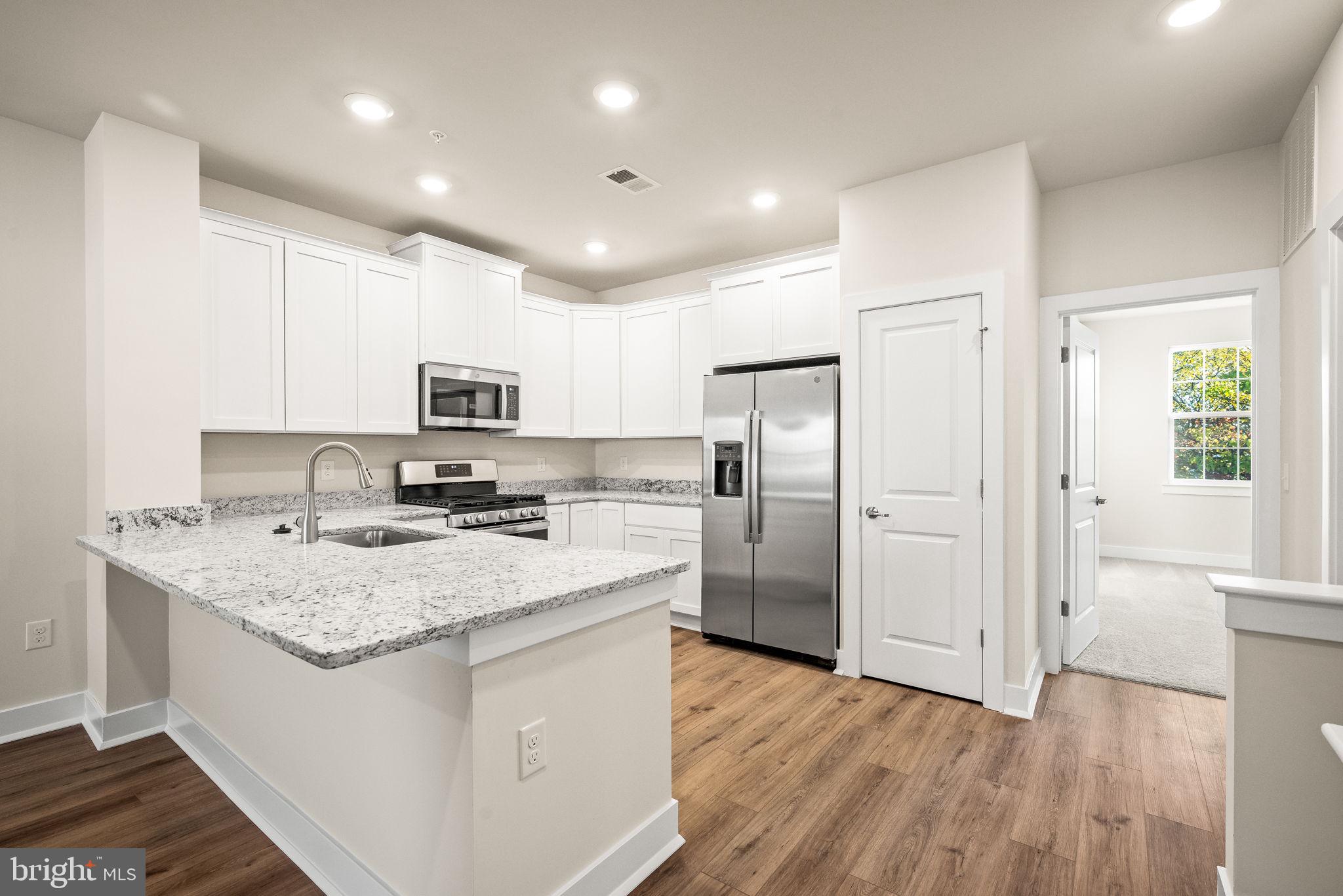 WATERSIDE - Residential