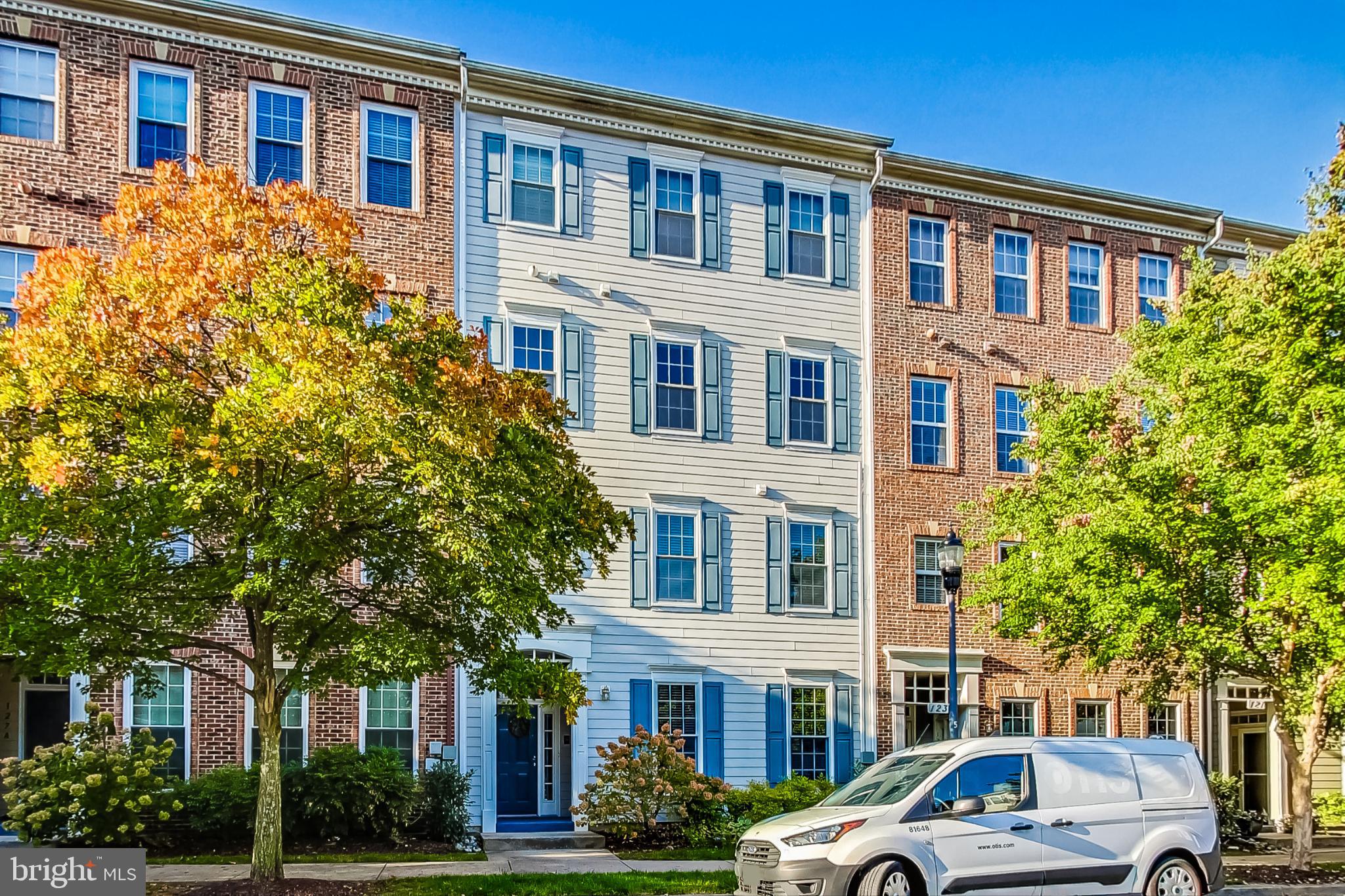 KENTLANDS - Residential Lease