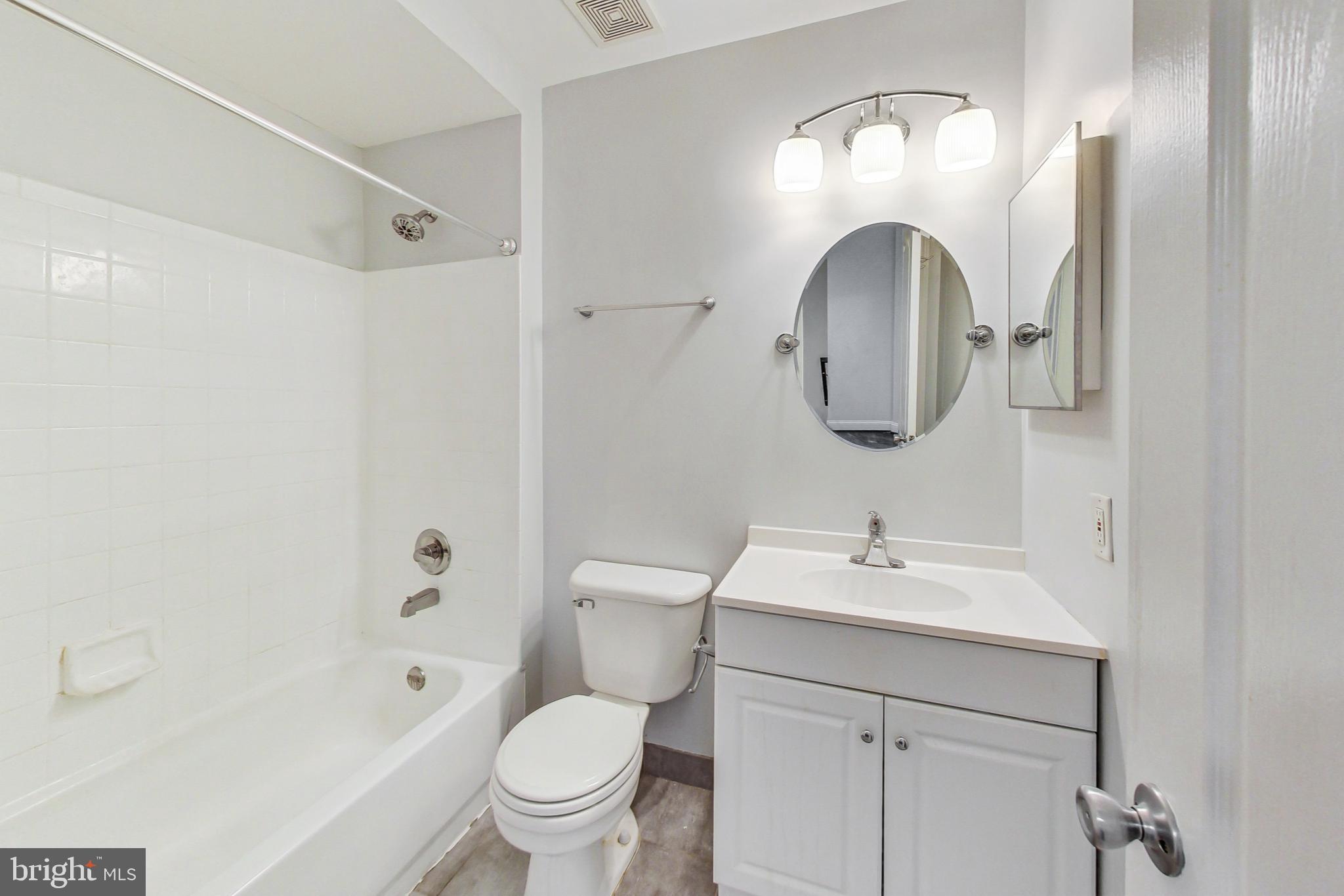 KENTLANDS - Residential Lease