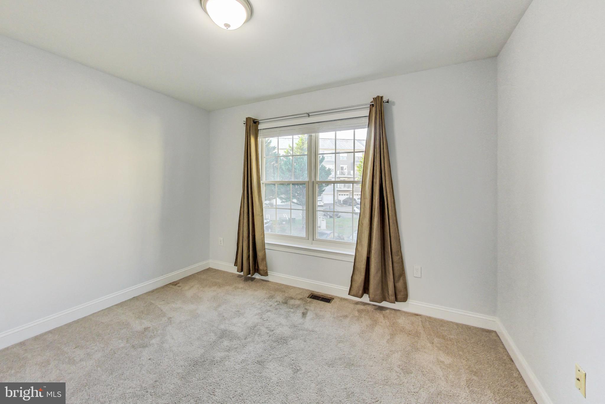 KENTLANDS - Residential Lease