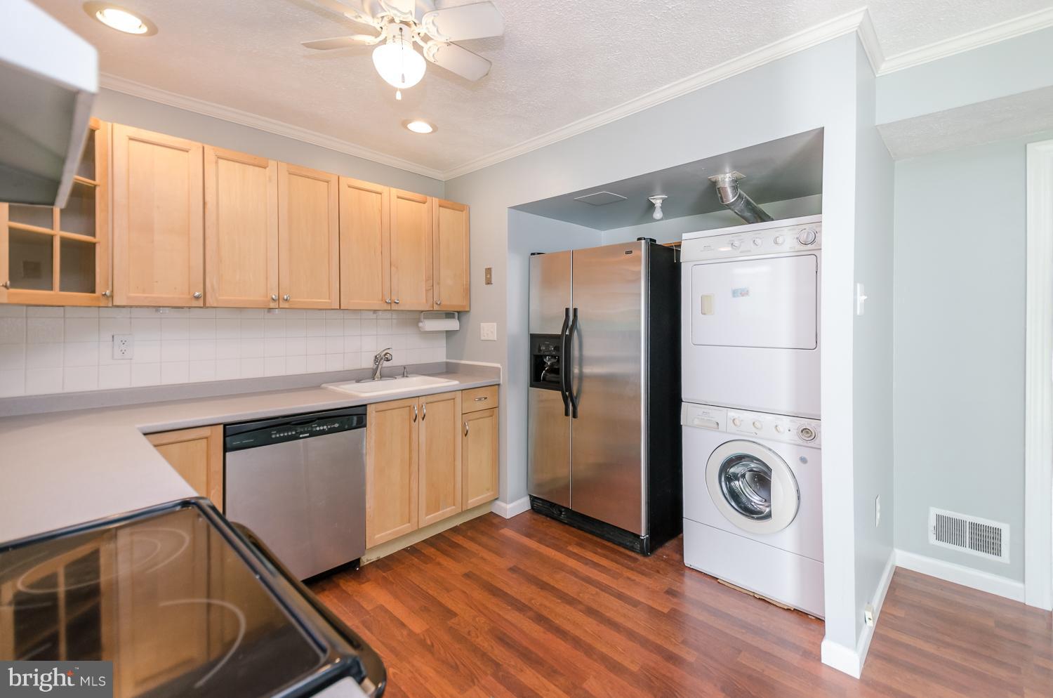 THE PROVINCES - Residential