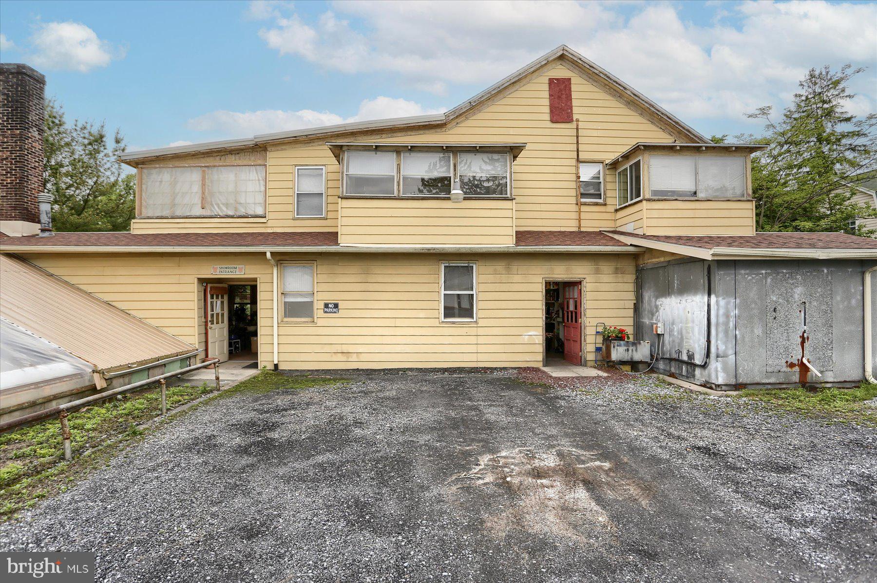 647 S 29TH STREET