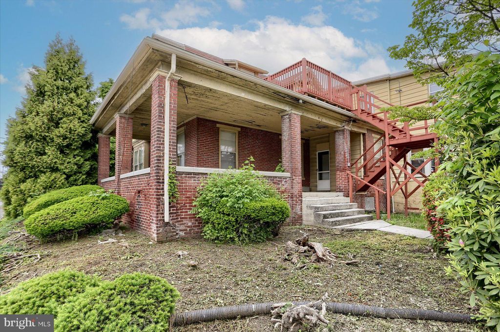 Photo of 647 S 29th Street, HARRISBURG, PA 17111 (MLS # PADA2034326)