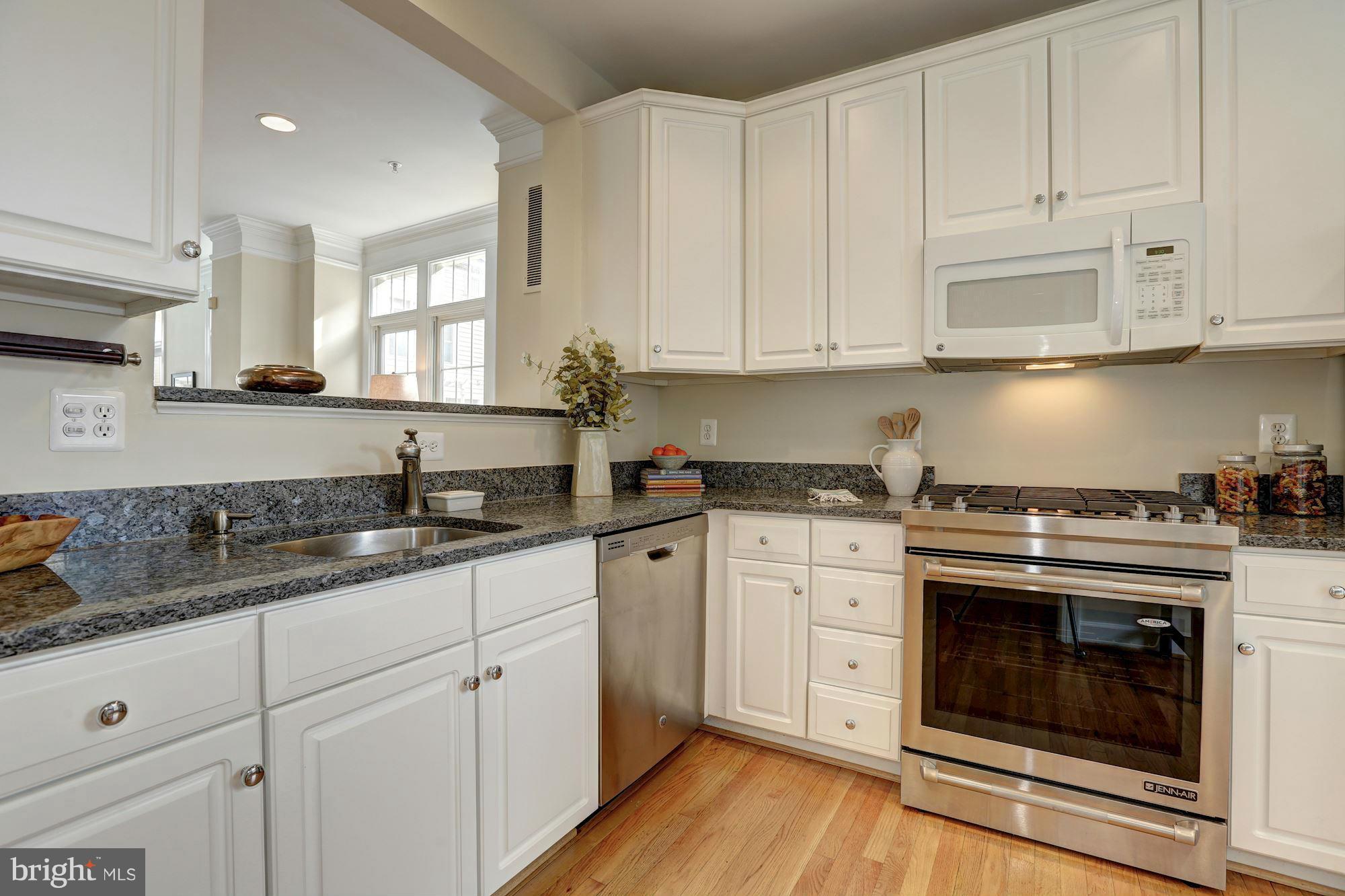 COURTHOUSE HILL - Residential