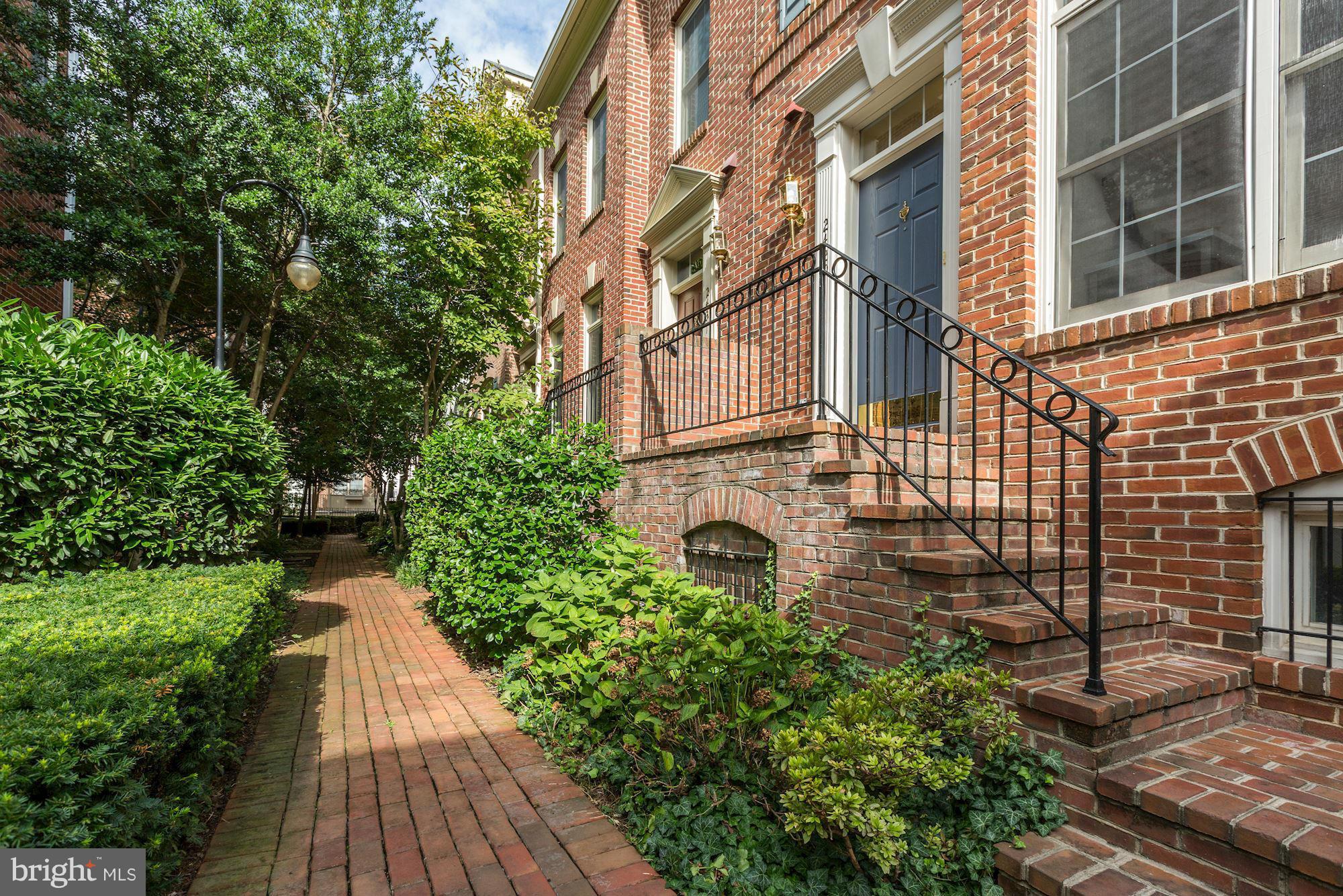 COURTHOUSE HILL - Residential