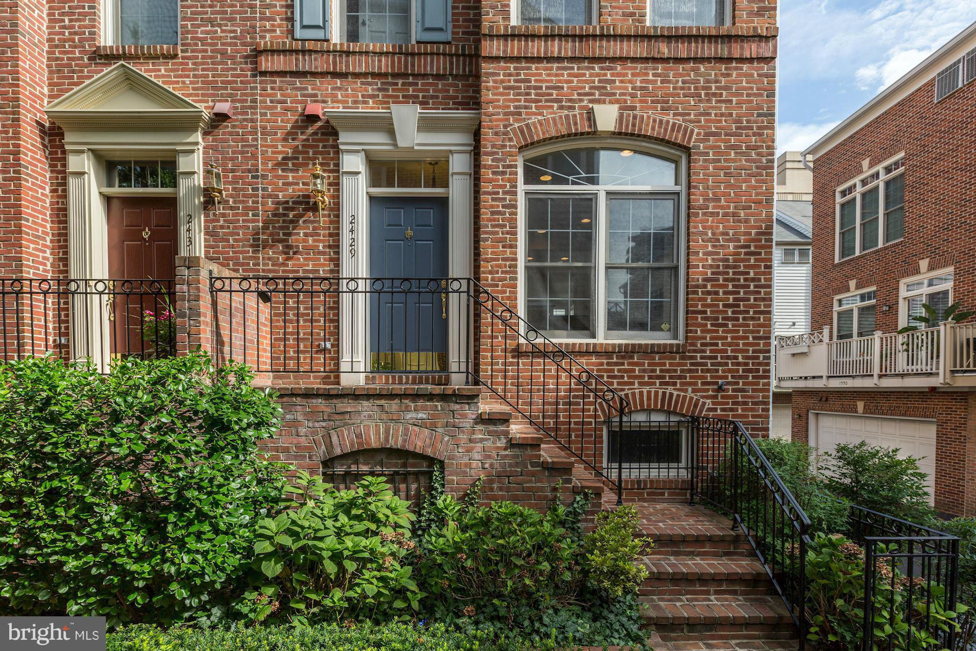 COURTHOUSE HILL - Residential