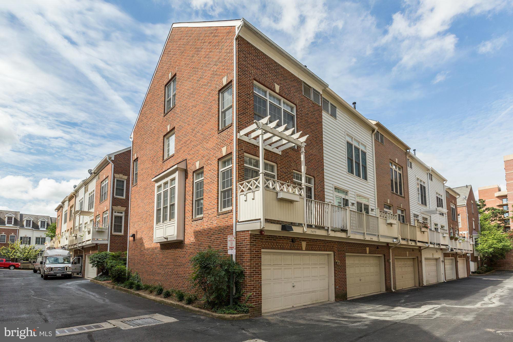 COURTHOUSE HILL - Residential