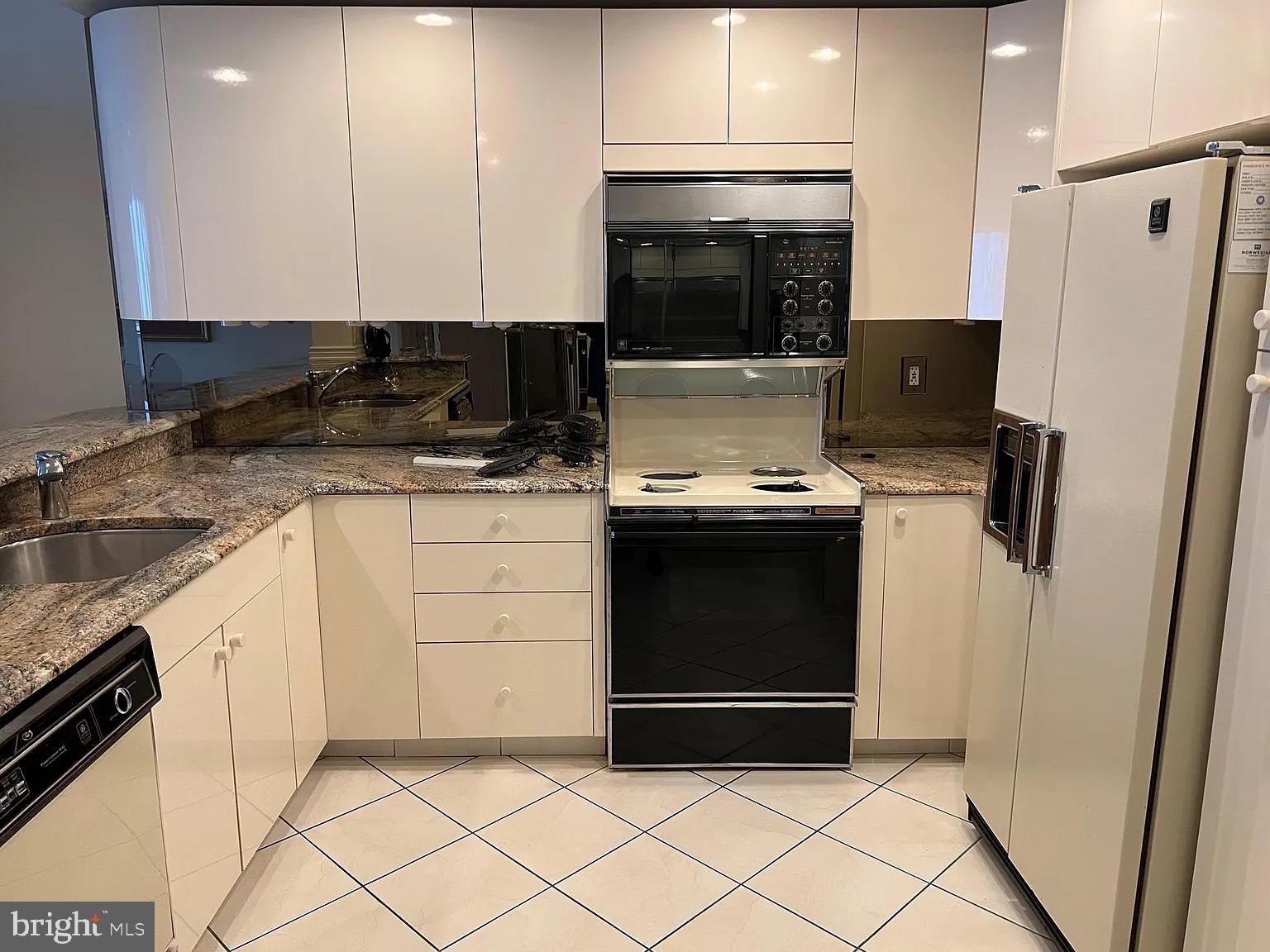 3101 BOARDWALK UNIT 1502A-1