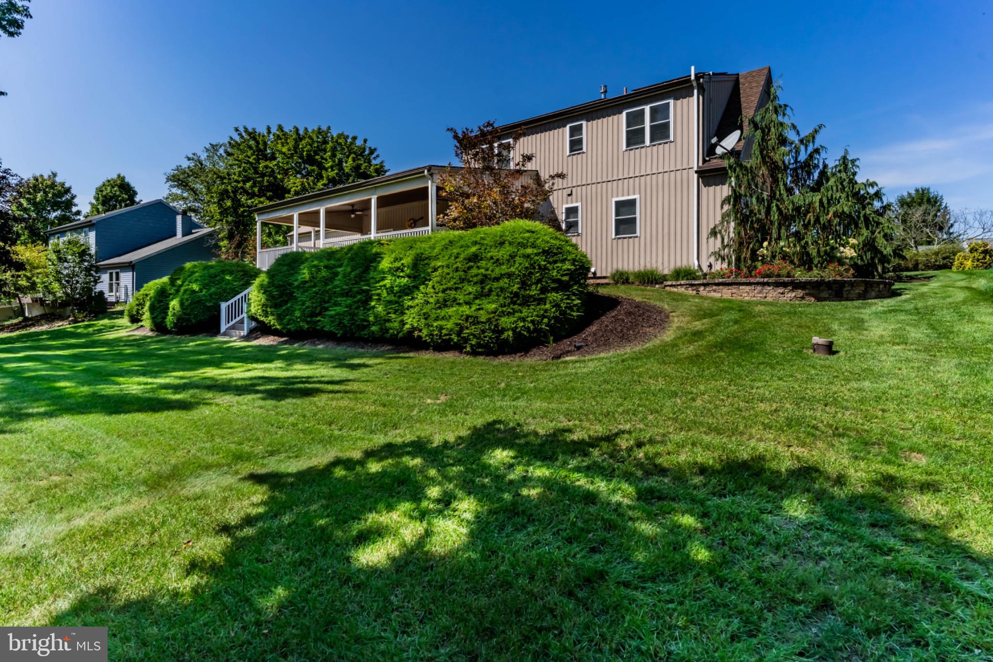 8 W CHRISTOPHER COURT