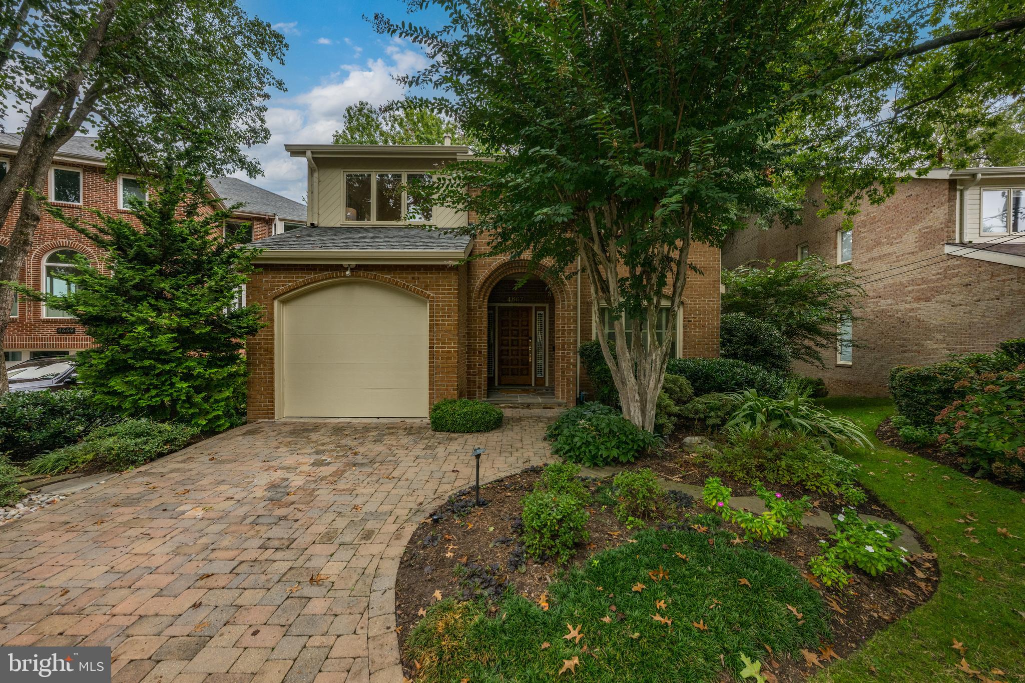 4667 KENMORE DRIVE NW