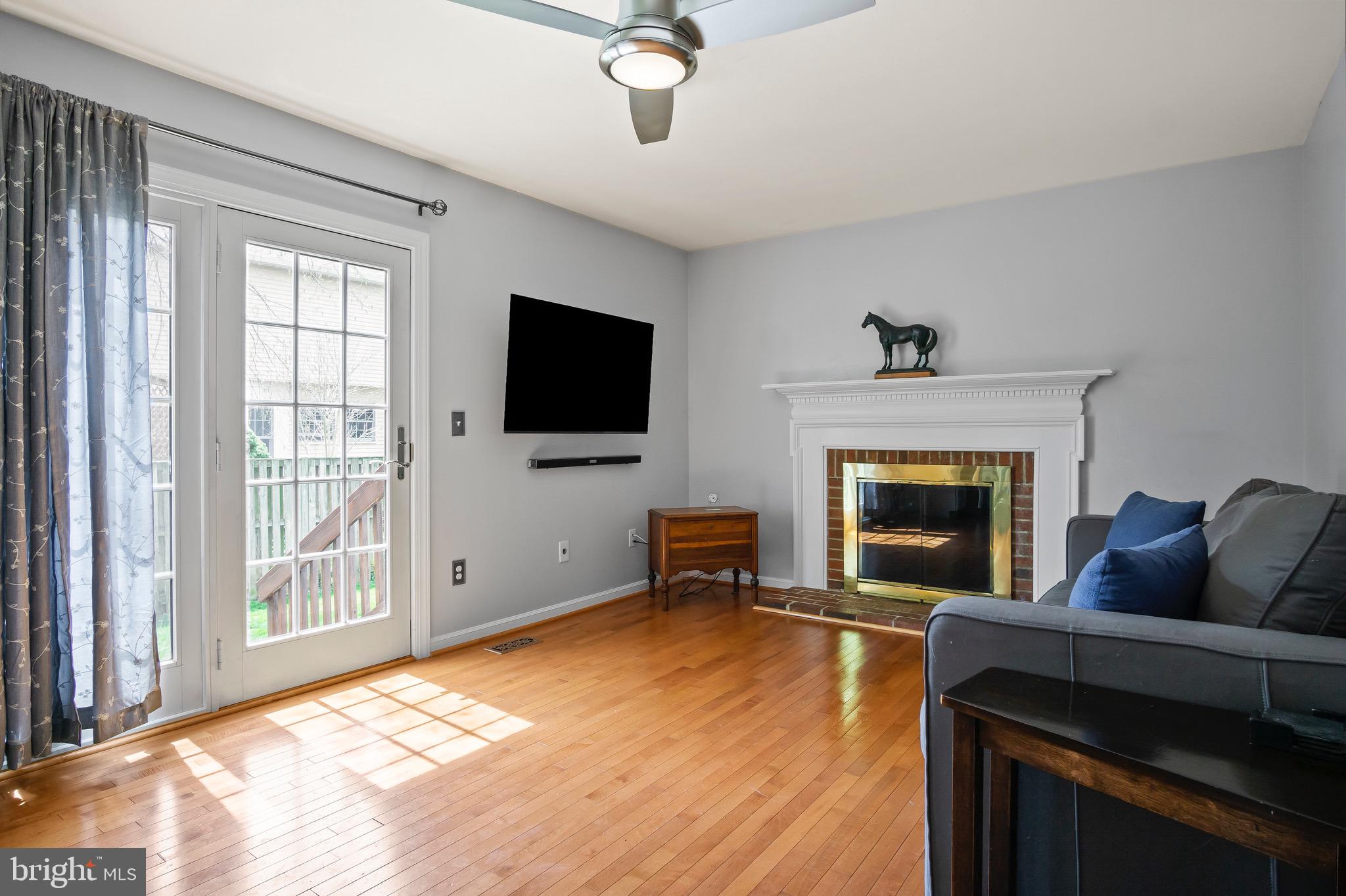 POTOMAC CROSSING - Residential