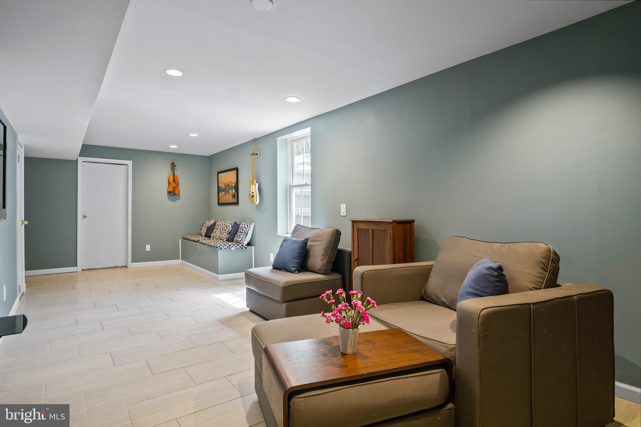 POTOMAC CROSSING - Residential