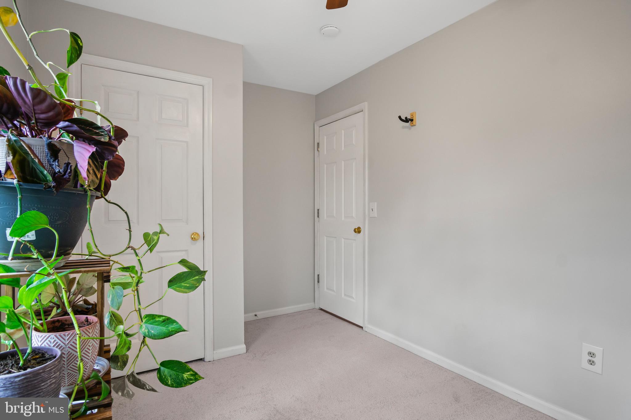 POTOMAC CROSSING - Residential