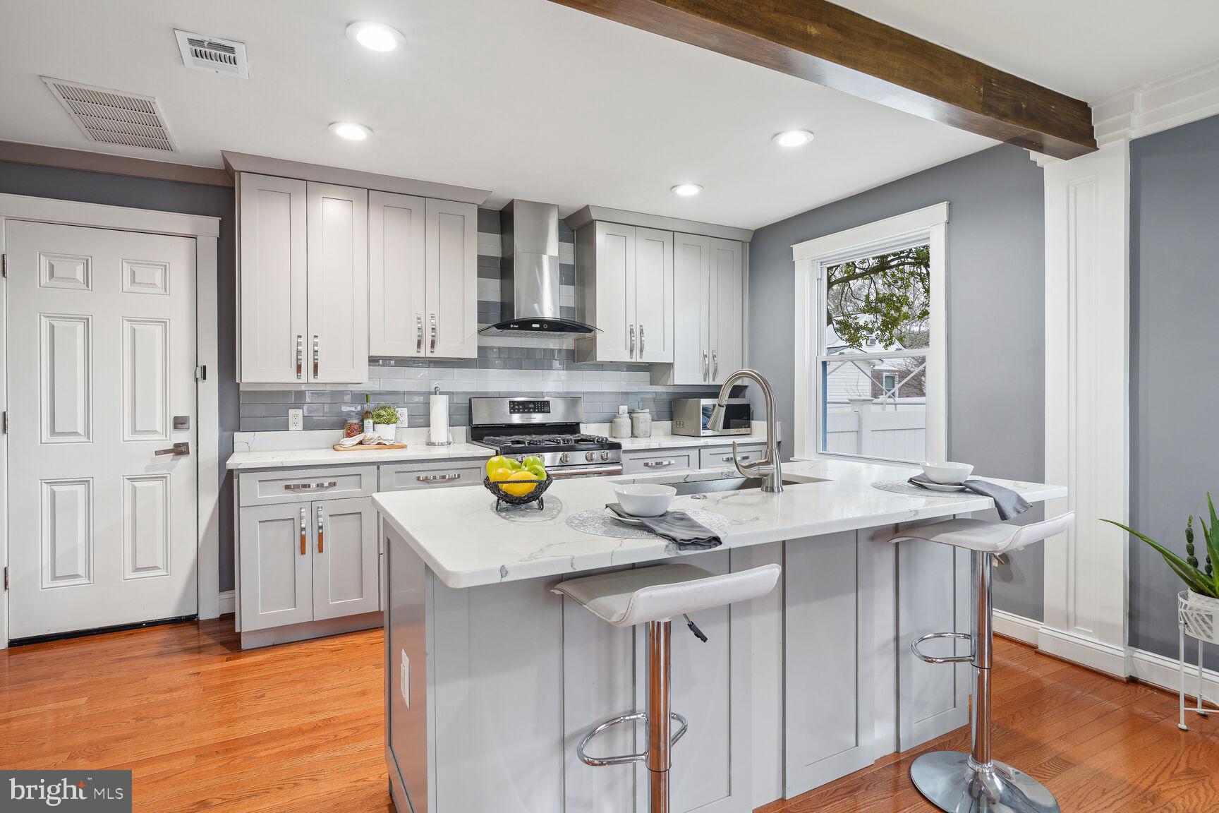 WEST LAWN - Residential