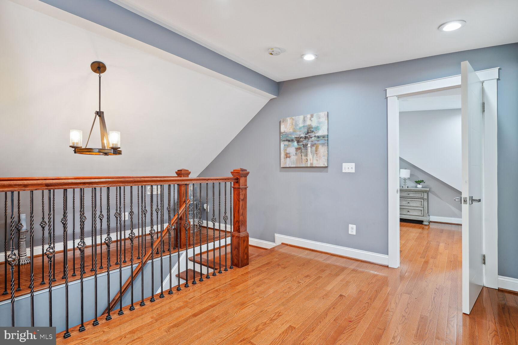 WEST LAWN - Residential