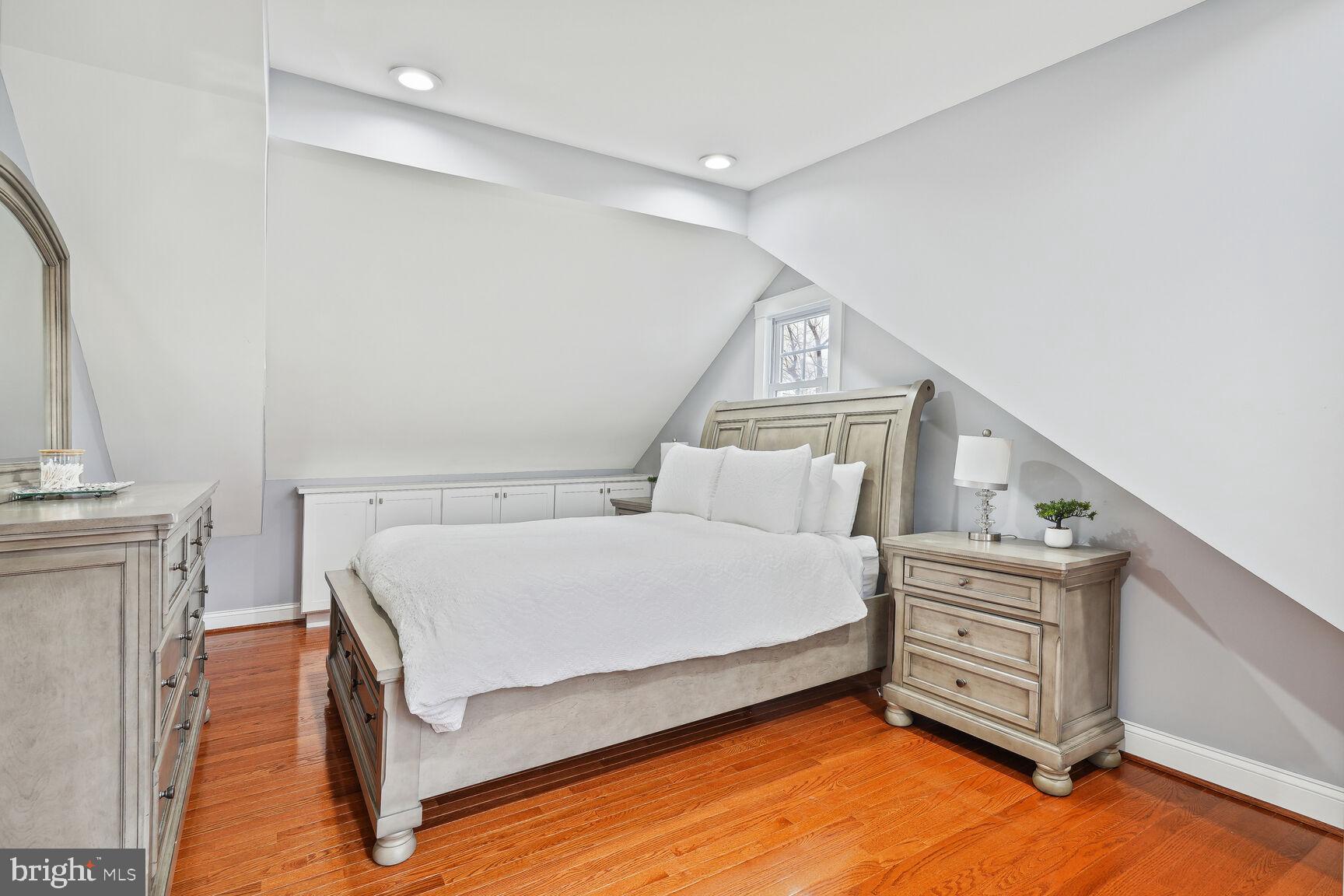 WEST LAWN - Residential