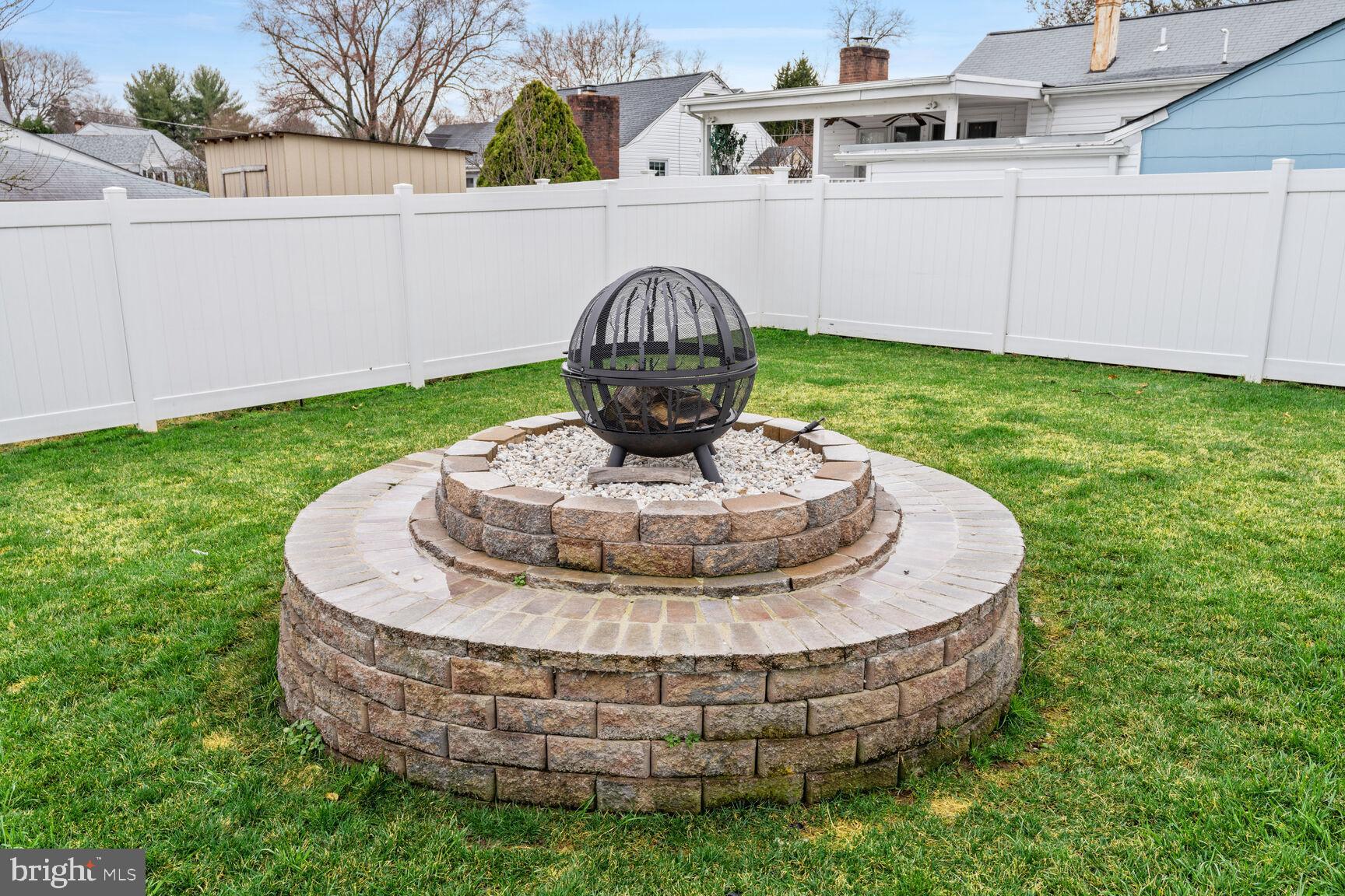 WEST LAWN - Residential