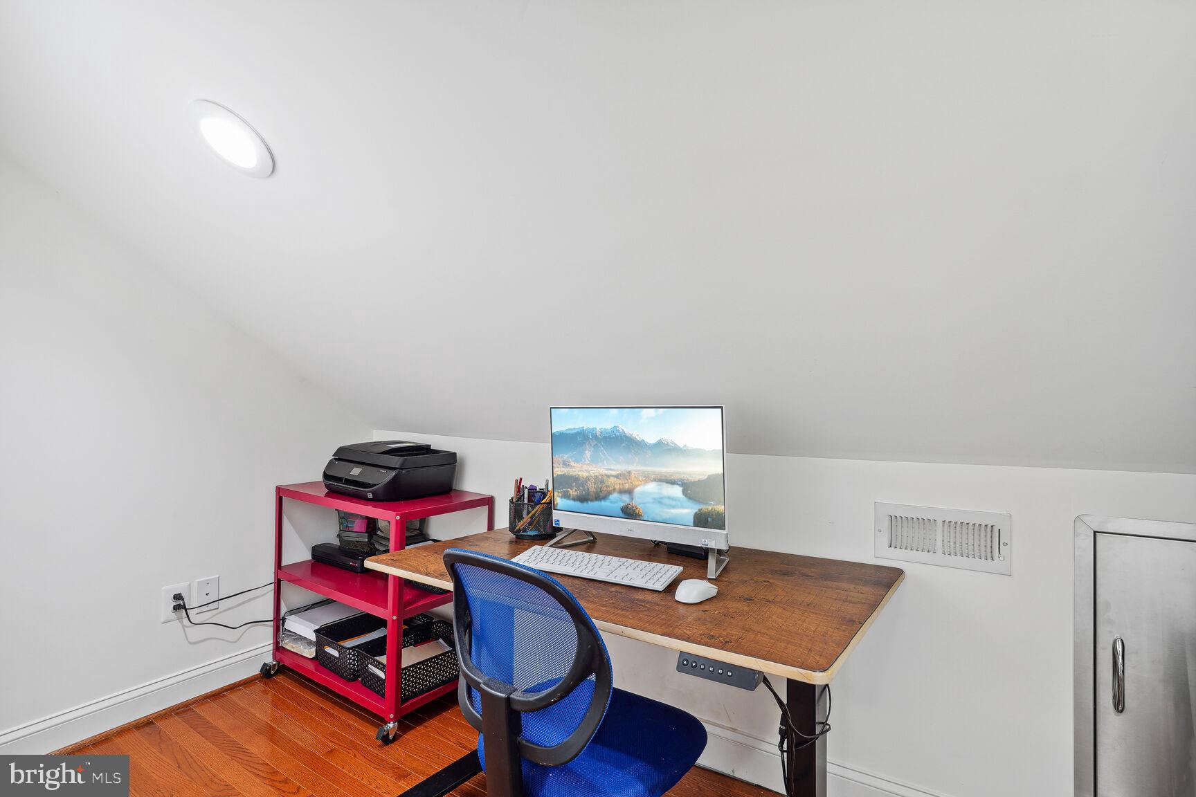 WEST LAWN - Residential