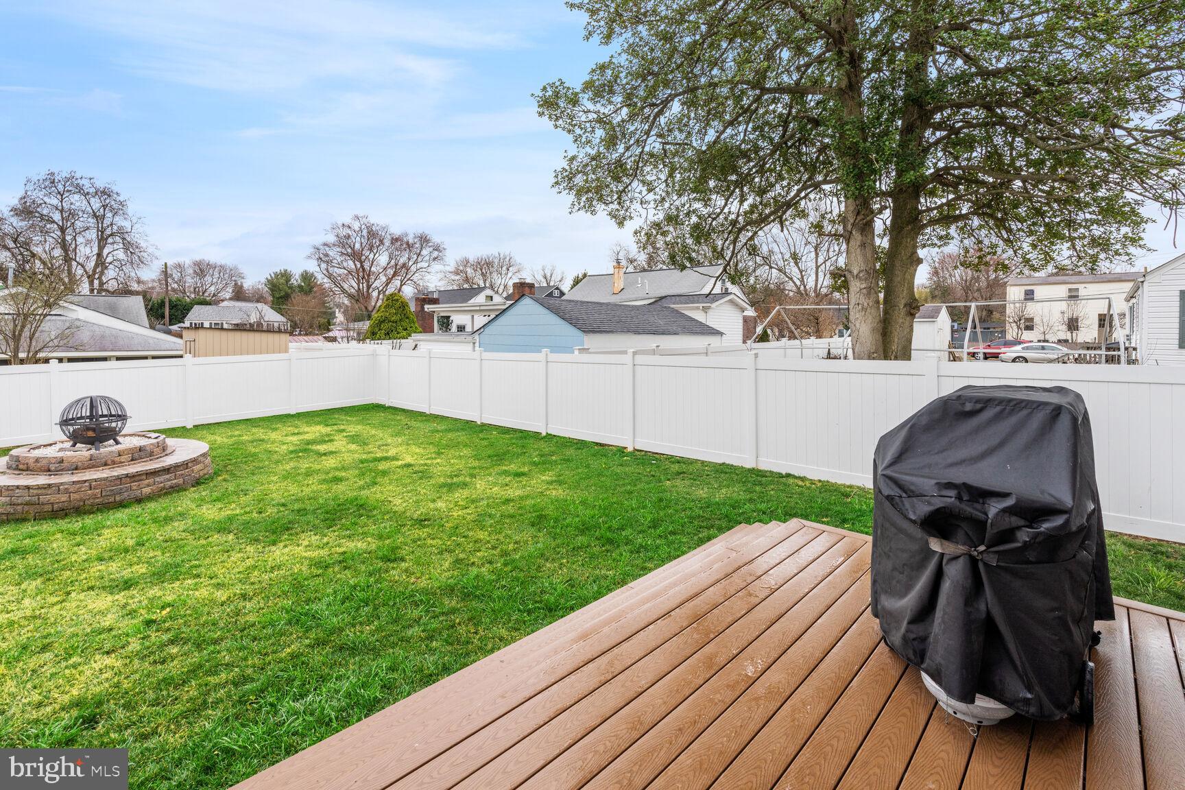 WEST LAWN - Residential