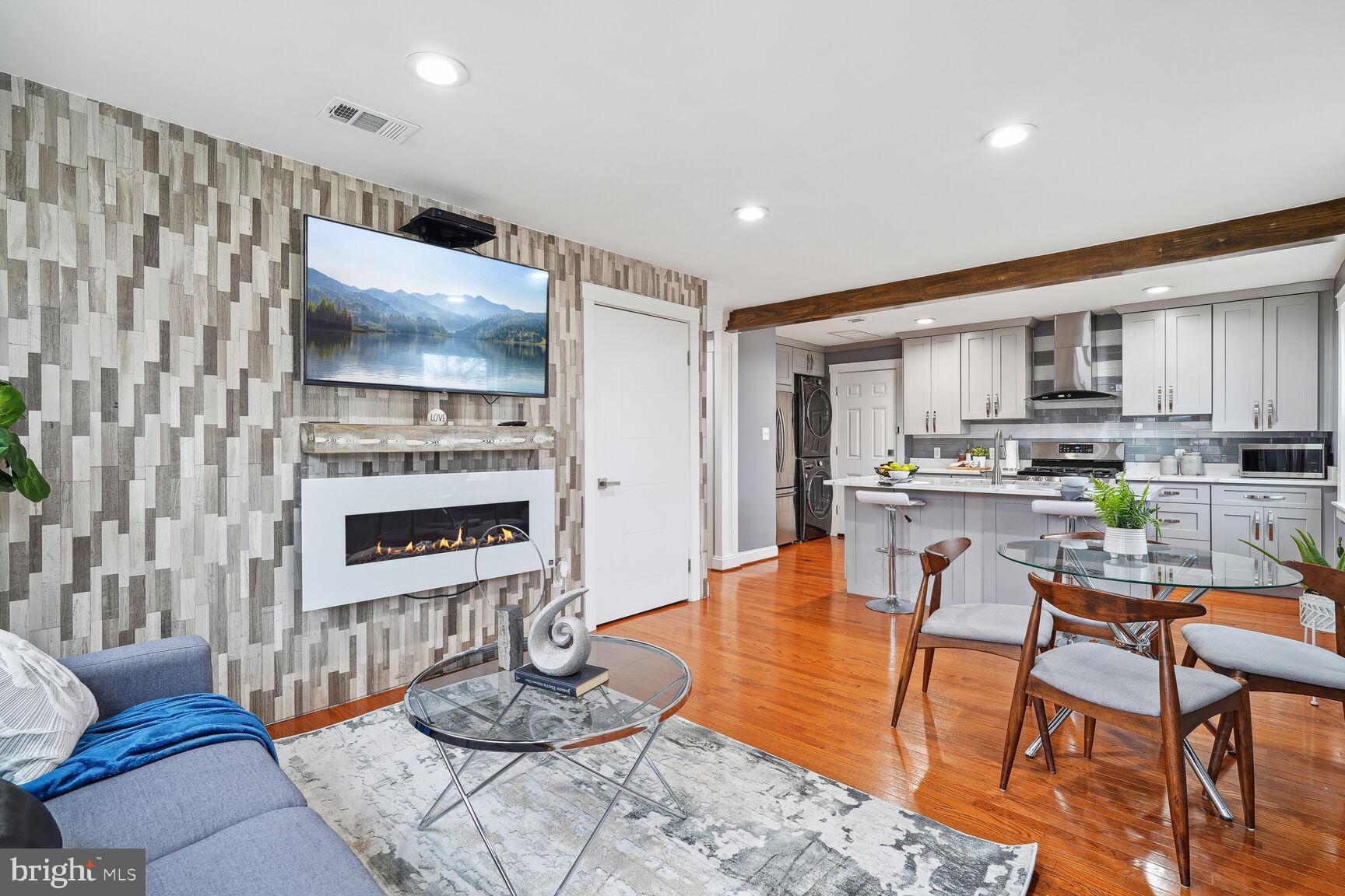 WEST LAWN - Residential