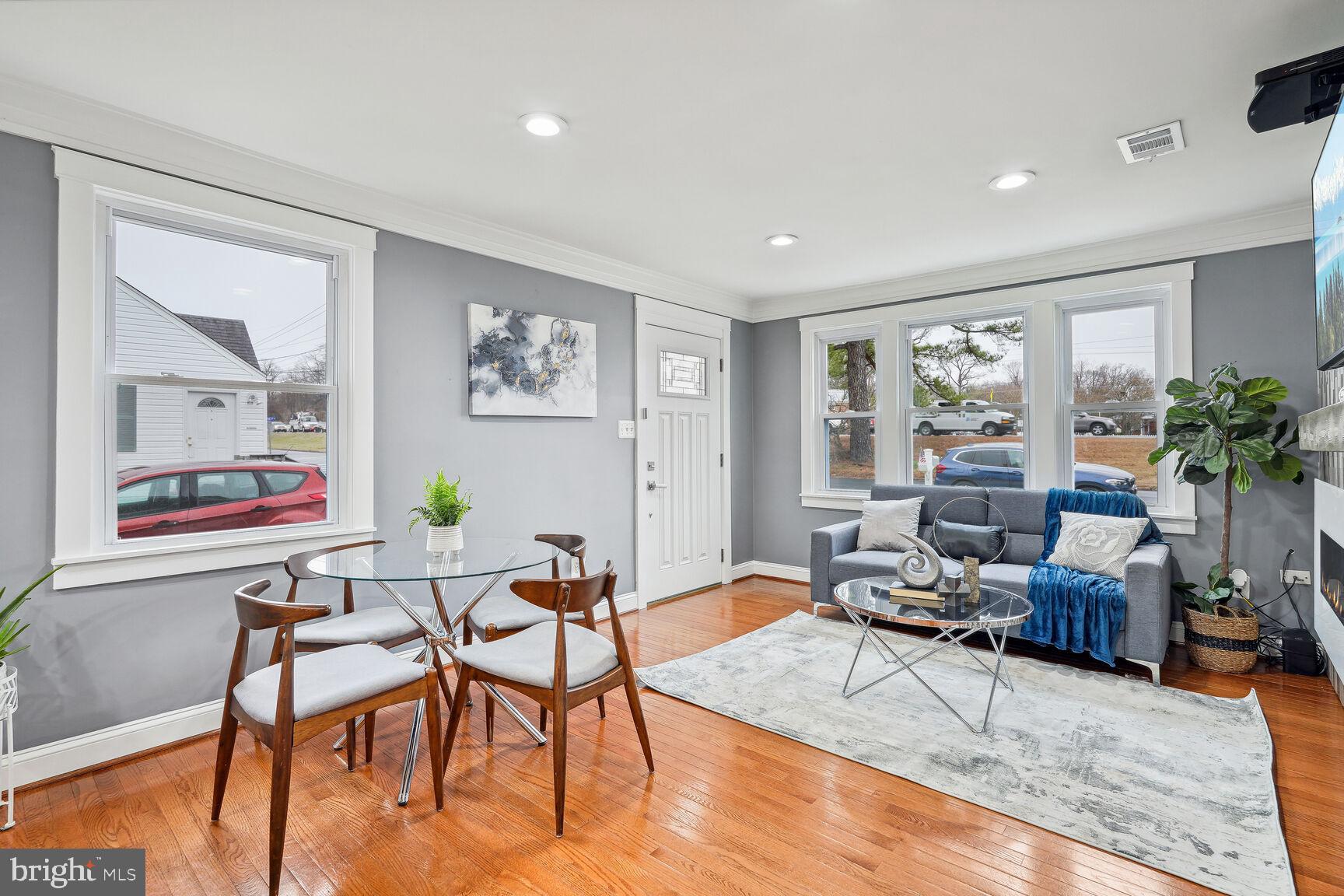 WEST LAWN - Residential