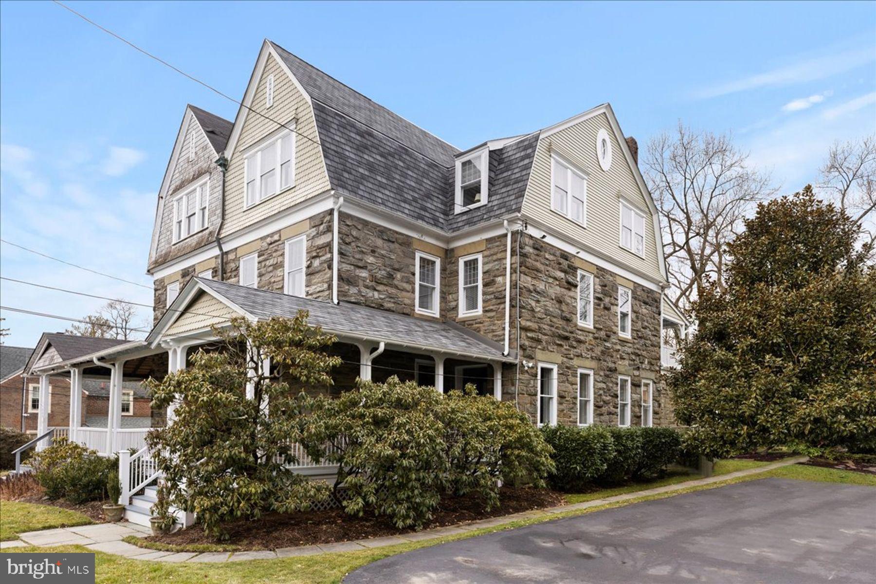 CHESTNUT HILL - Residential