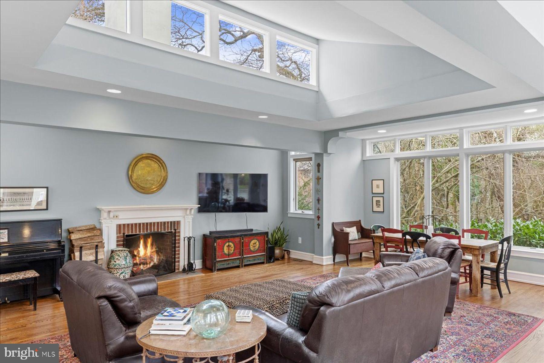 CHESTNUT HILL - Residential