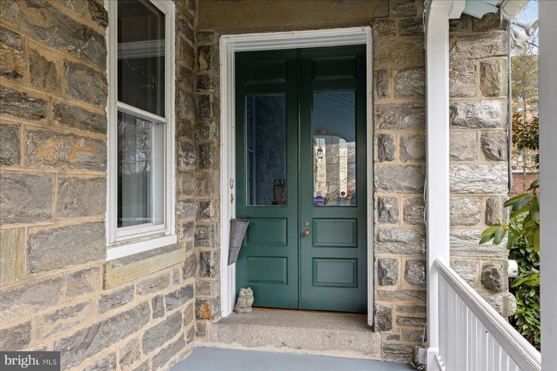 CHESTNUT HILL - Residential