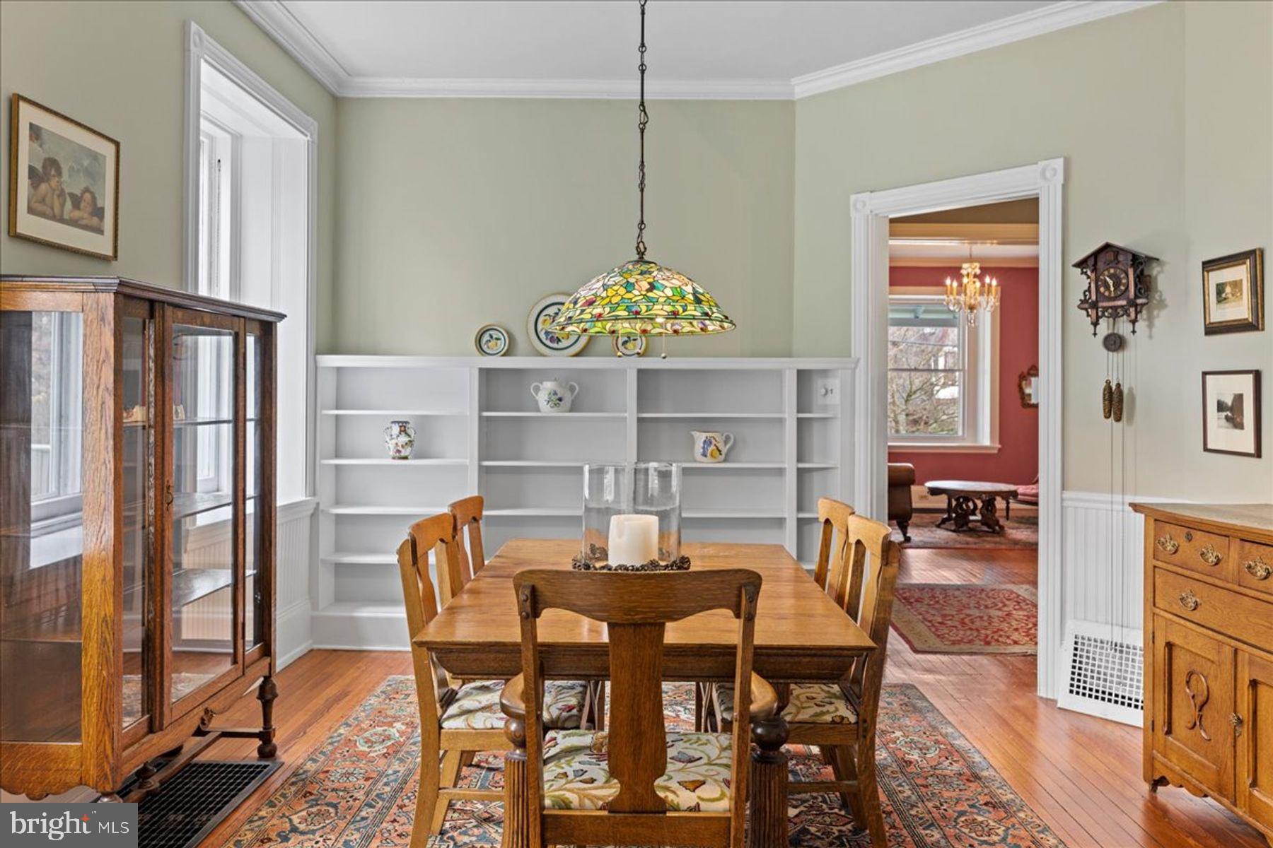 CHESTNUT HILL - Residential