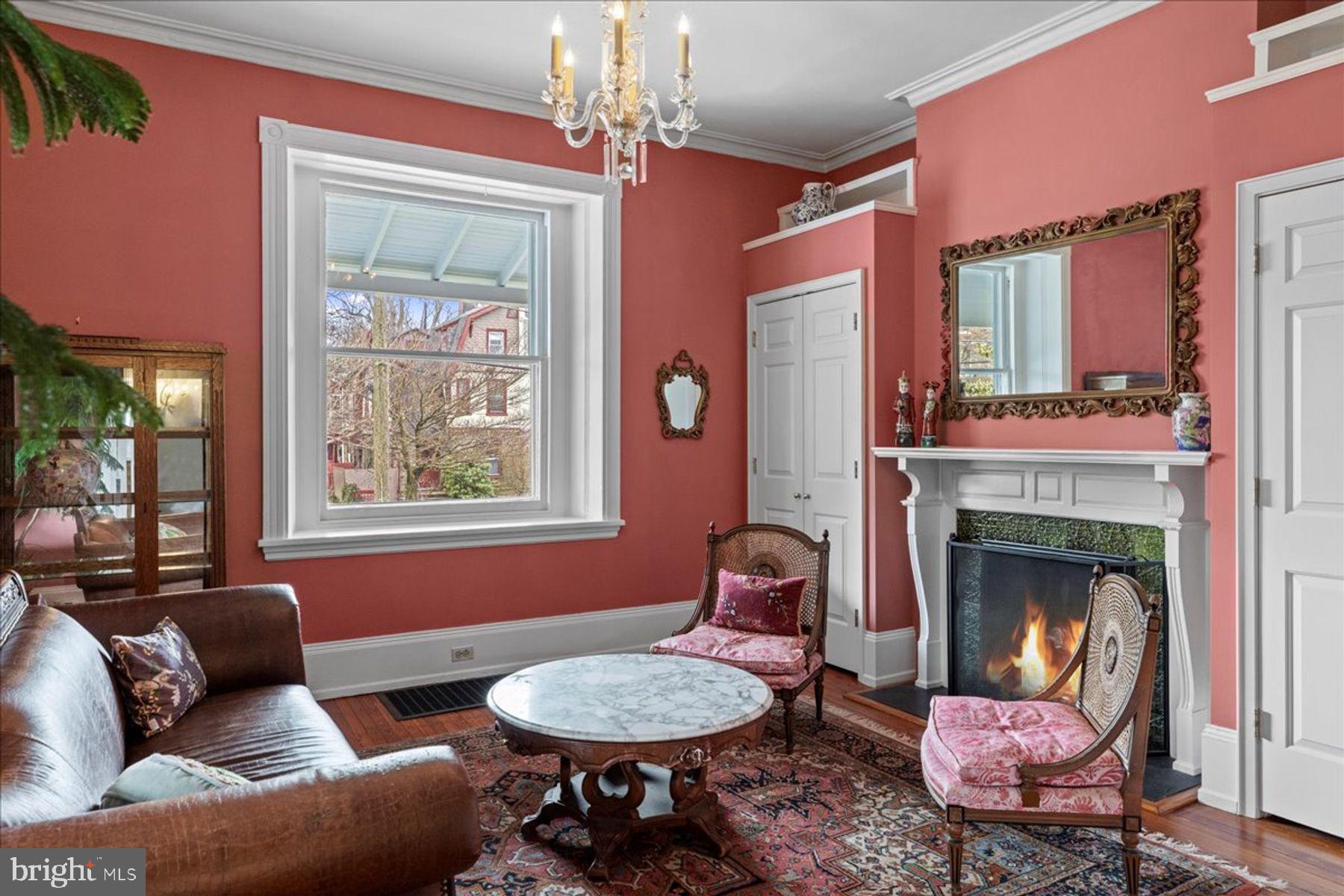 CHESTNUT HILL - Residential