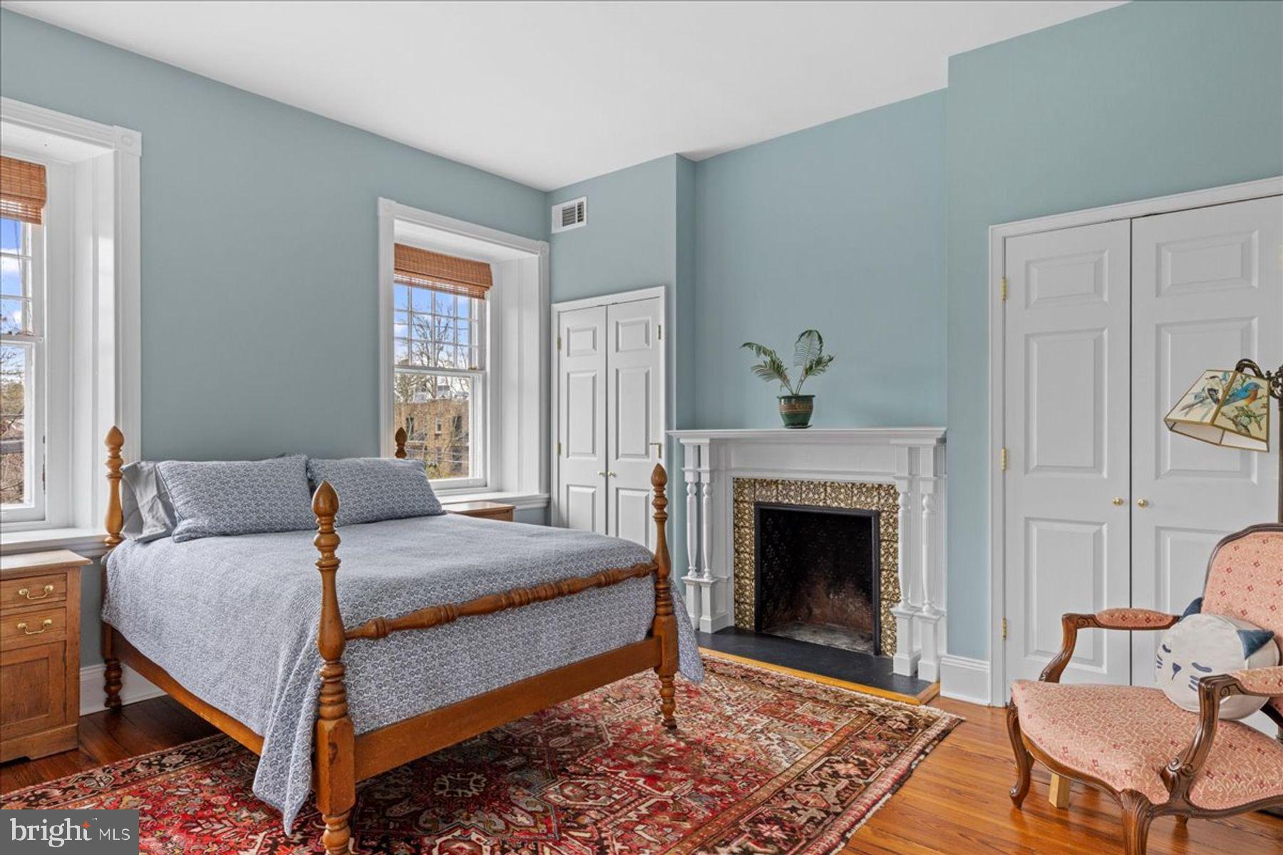 CHESTNUT HILL - Residential