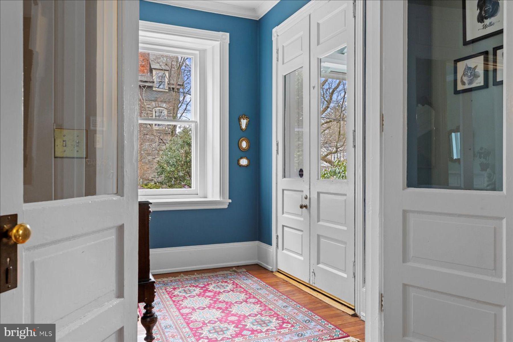 CHESTNUT HILL - Residential